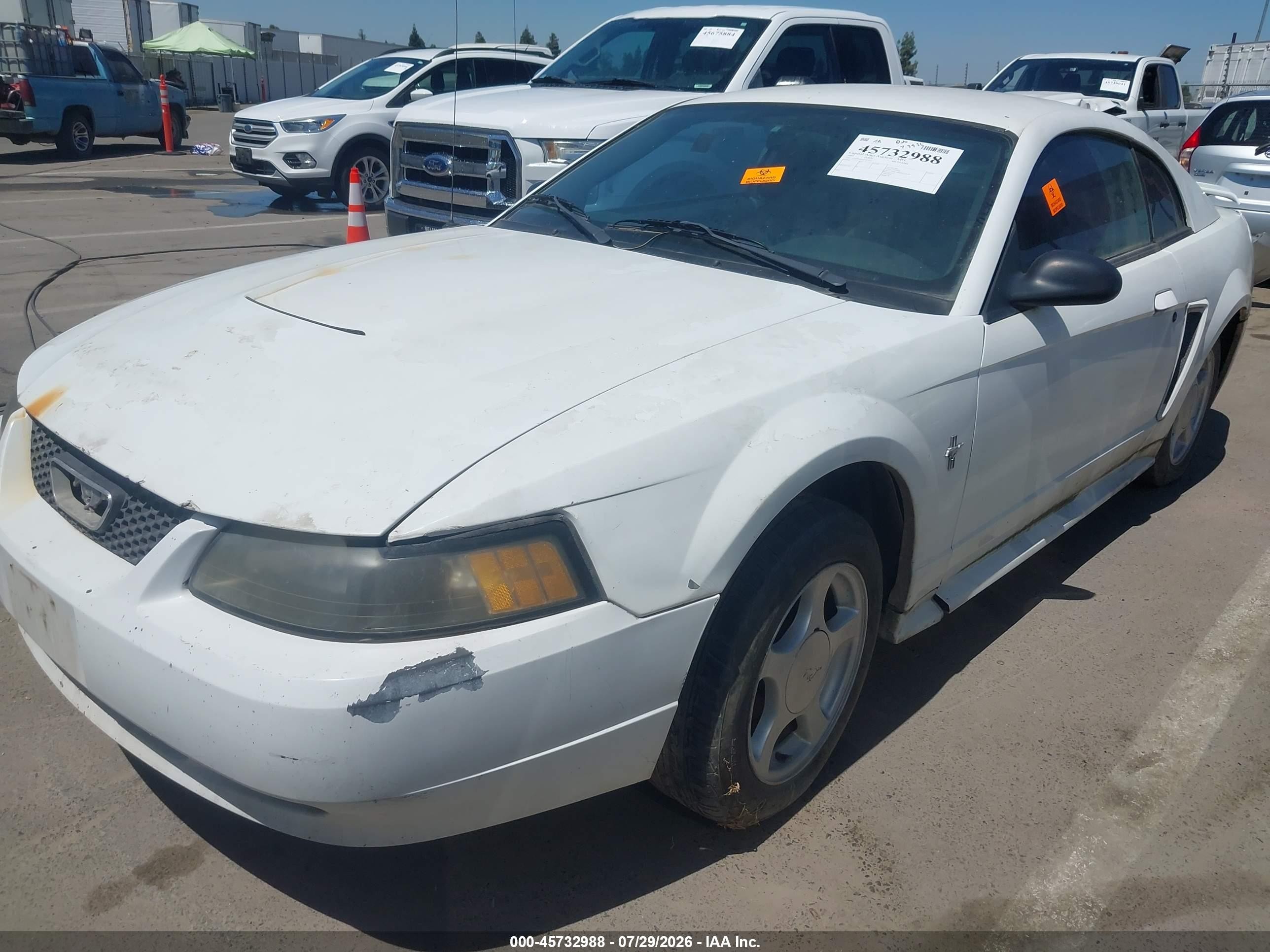 2003 Ford Mustang   Белый vin: 1FAFP40463F313531