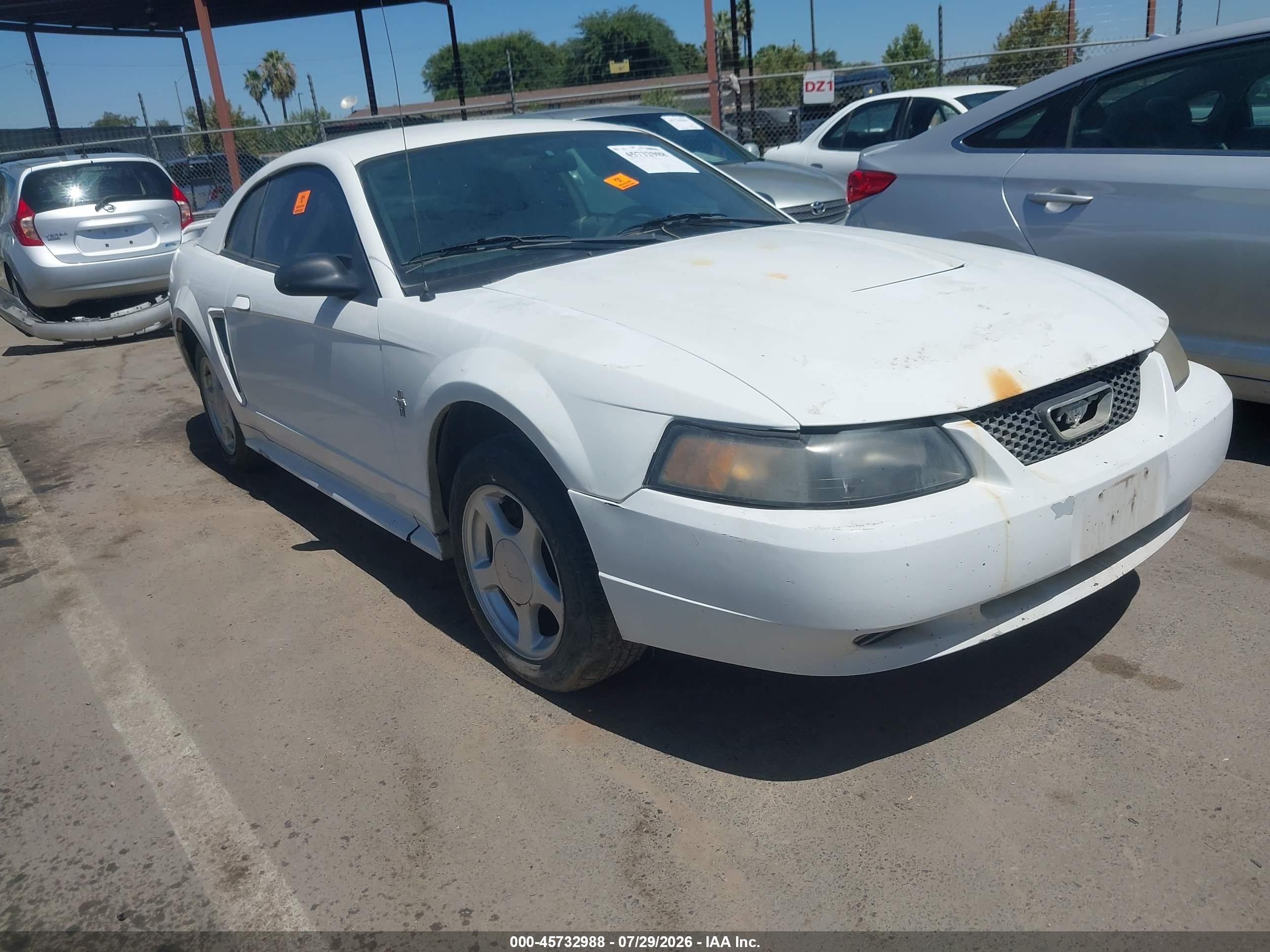 2003 Ford Mustang   Белый vin: 1FAFP40463F313531