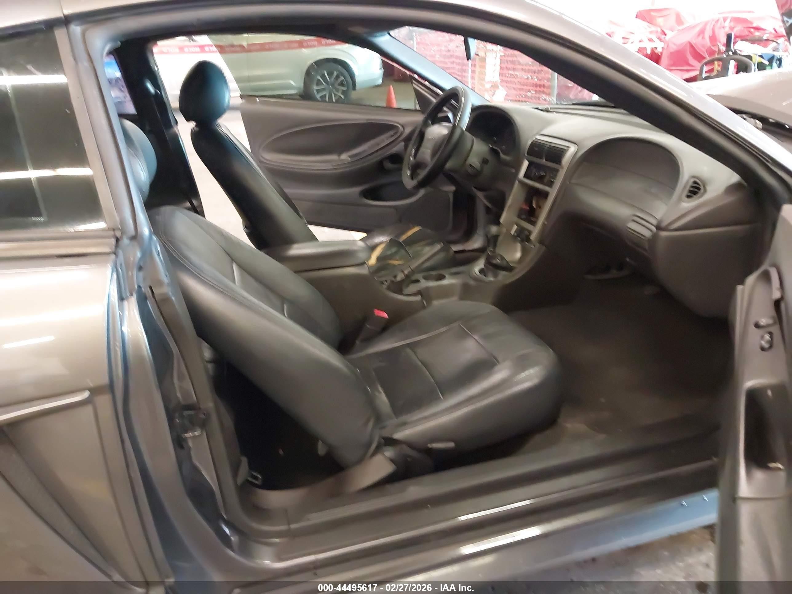 2003 Ford Mustang Серый vin: 1FAFP40463F452784