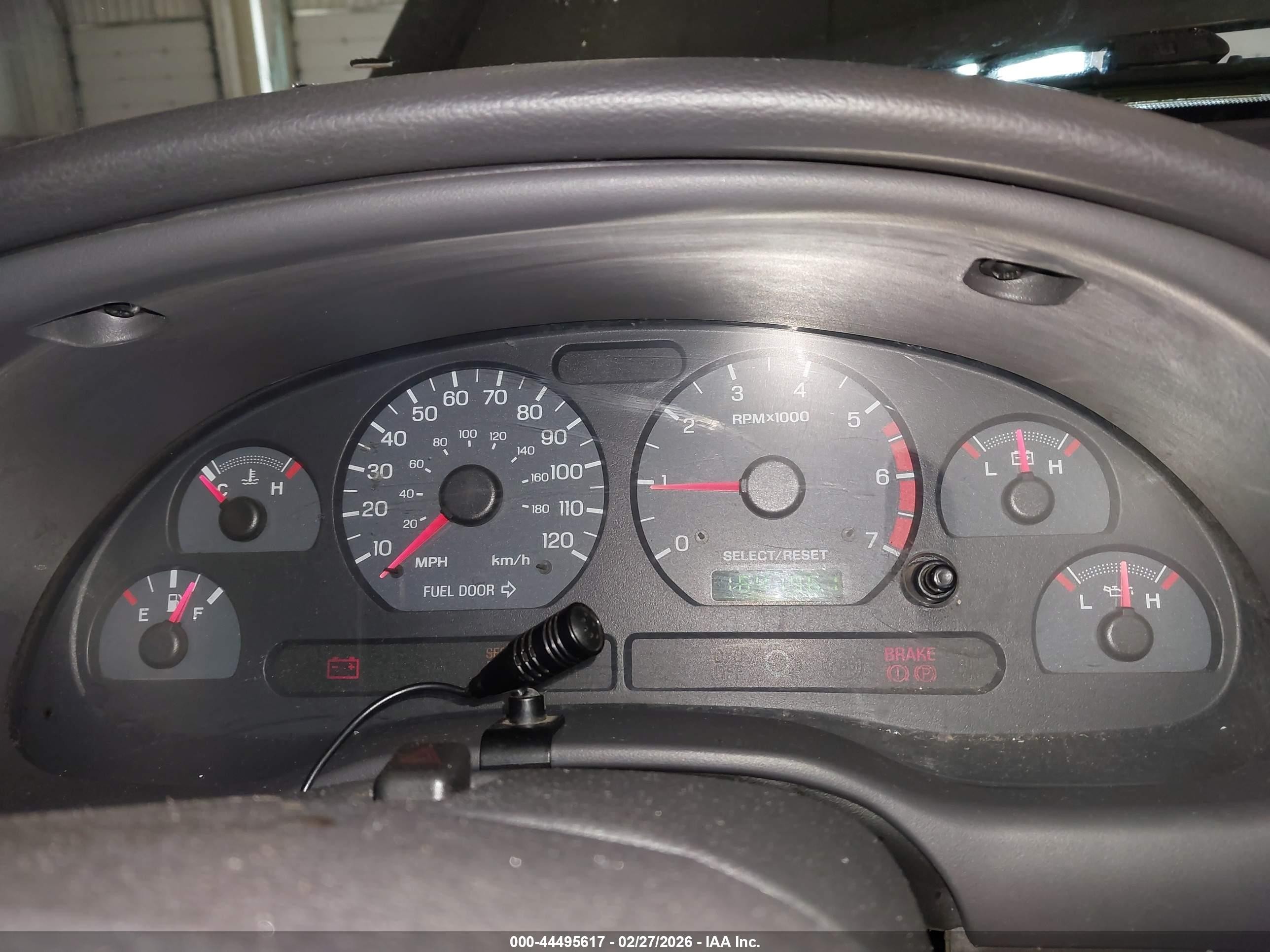 2003 Ford Mustang Серый vin: 1FAFP40463F452784