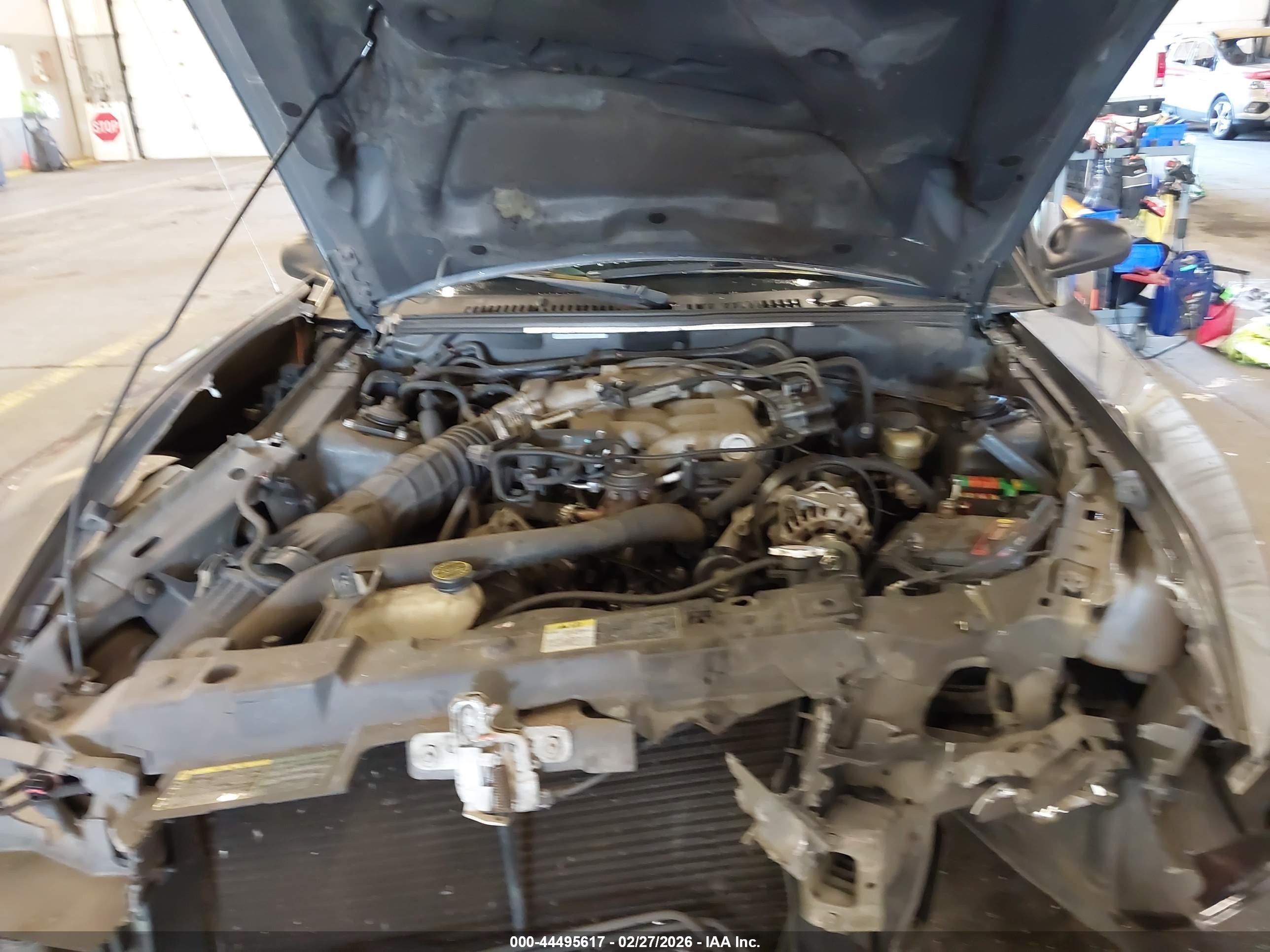 2003 Ford Mustang Серый vin: 1FAFP40463F452784