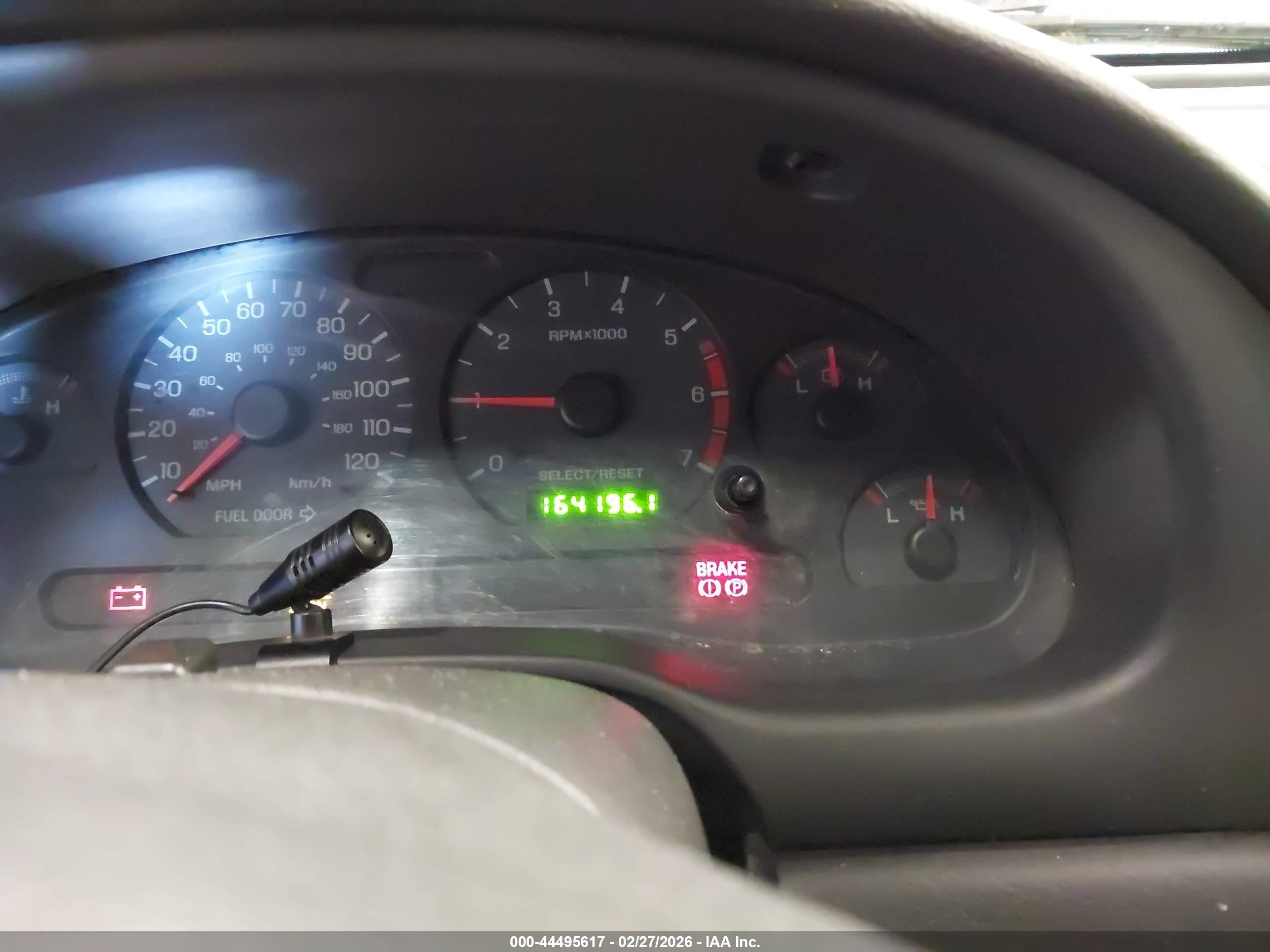 2003 Ford Mustang Серый vin: 1FAFP40463F452784