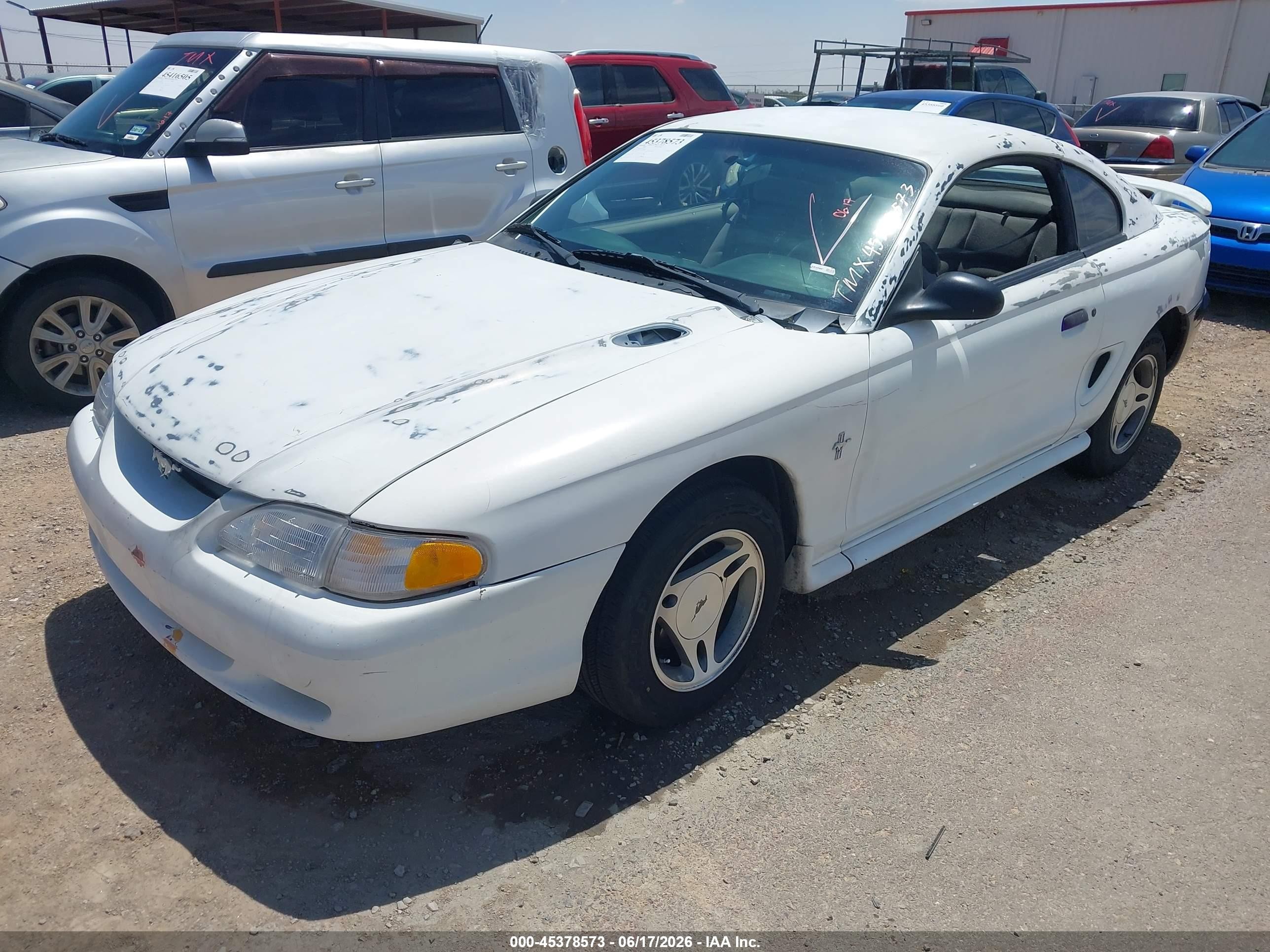 1998 Ford Mustang   White vin: 1FAFP4046WF149539