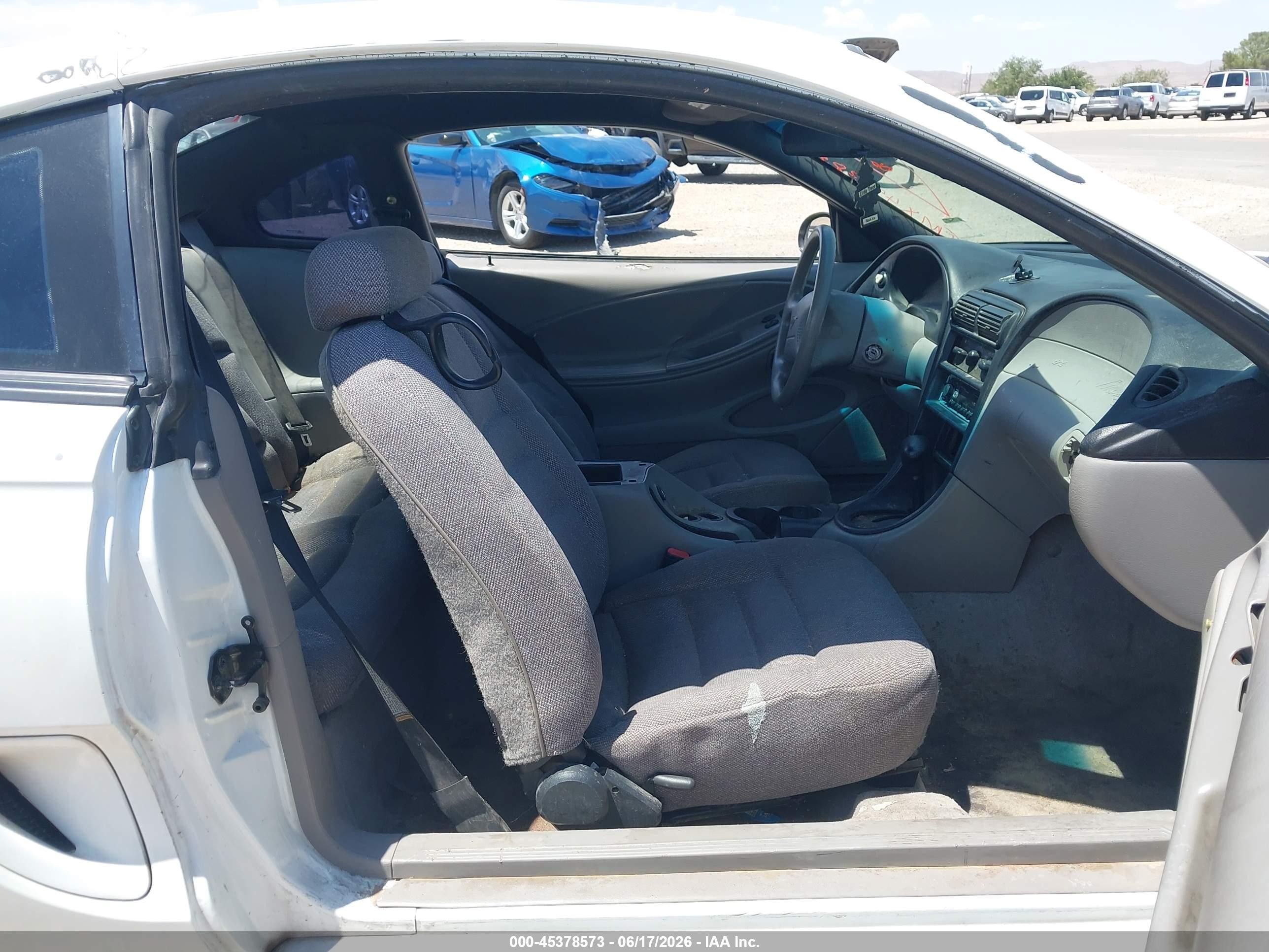 1998 Ford Mustang   White vin: 1FAFP4046WF149539