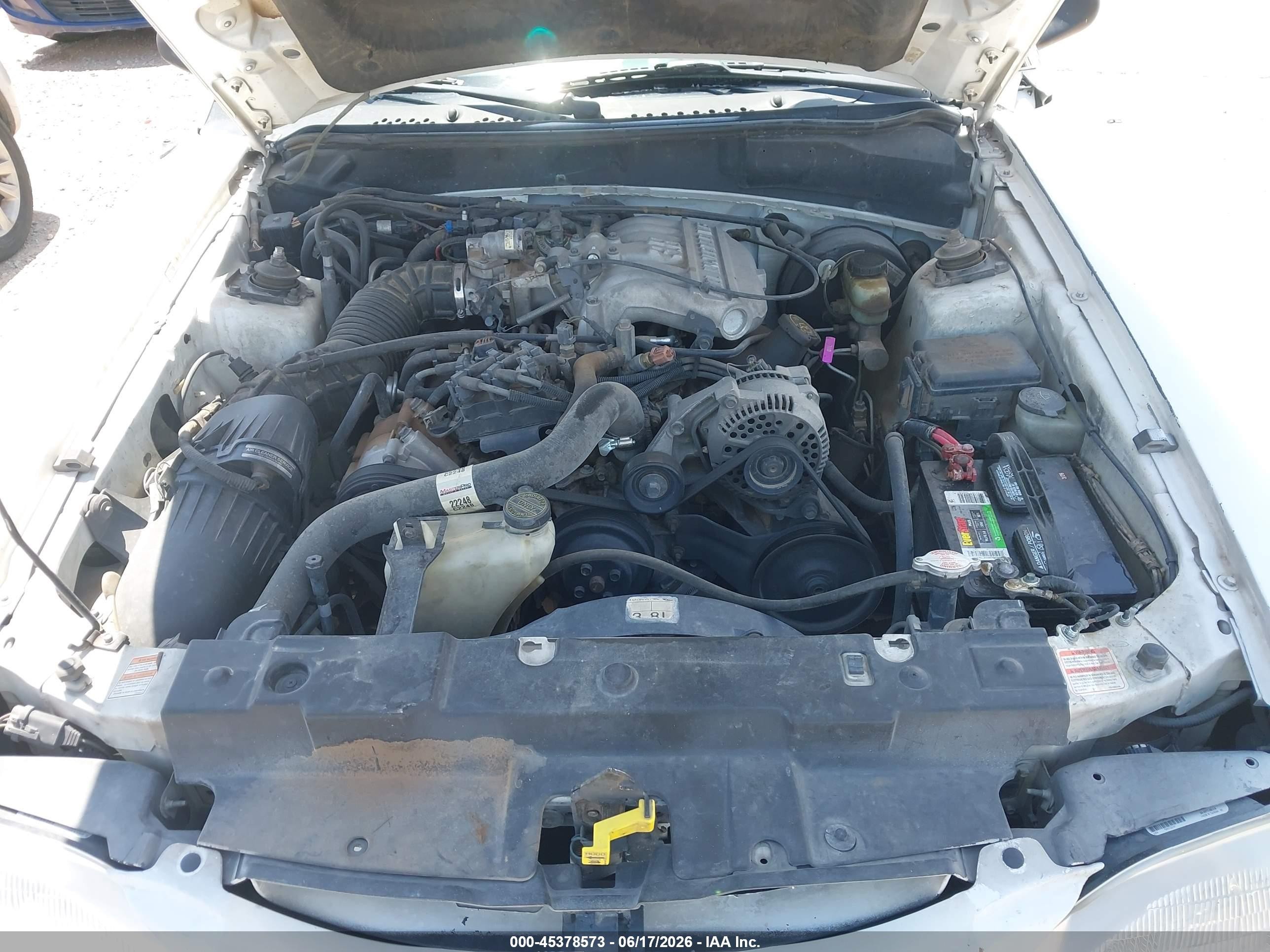 1998 Ford Mustang   White vin: 1FAFP4046WF149539