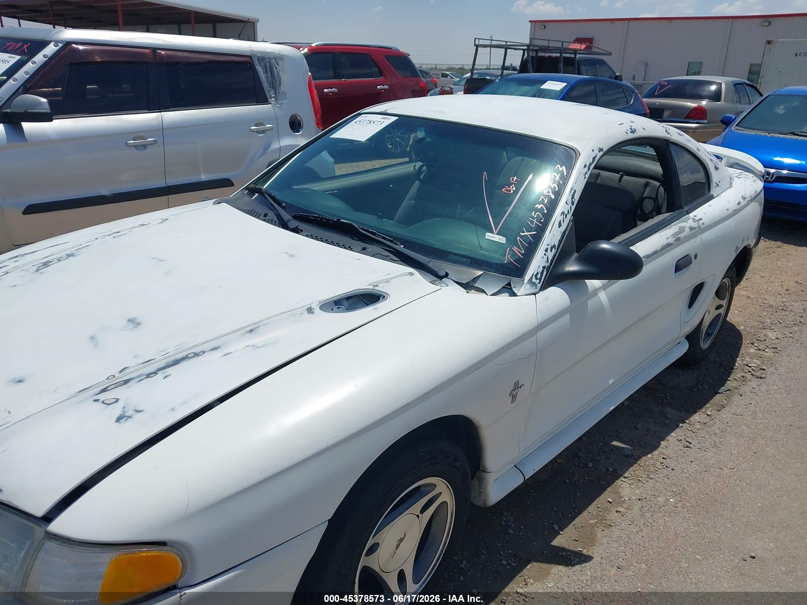 1998 Ford Mustang   White vin: 1FAFP4046WF149539