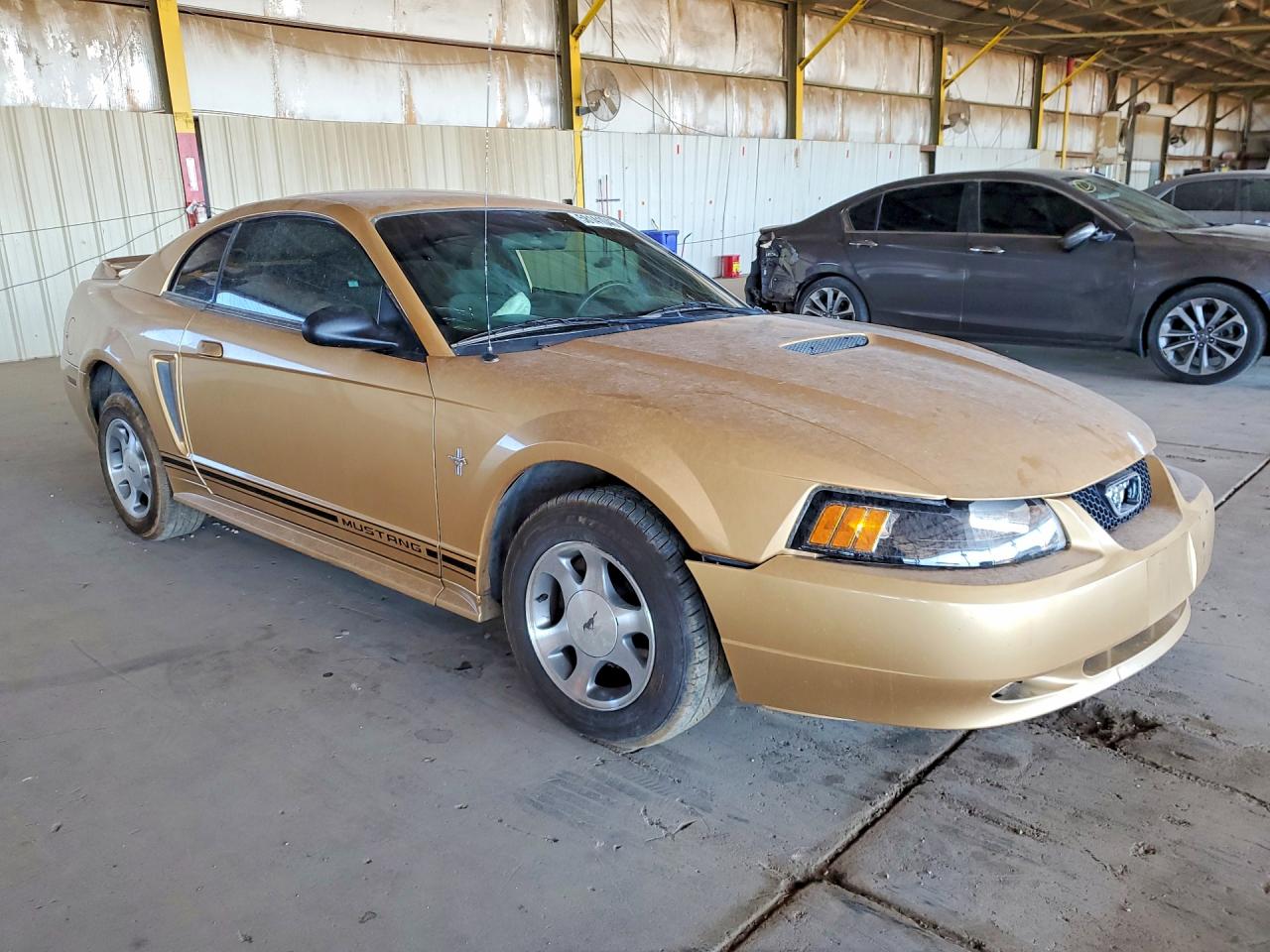 2000 Ford Mustang Gold vin: 1FAFP4046YF208821