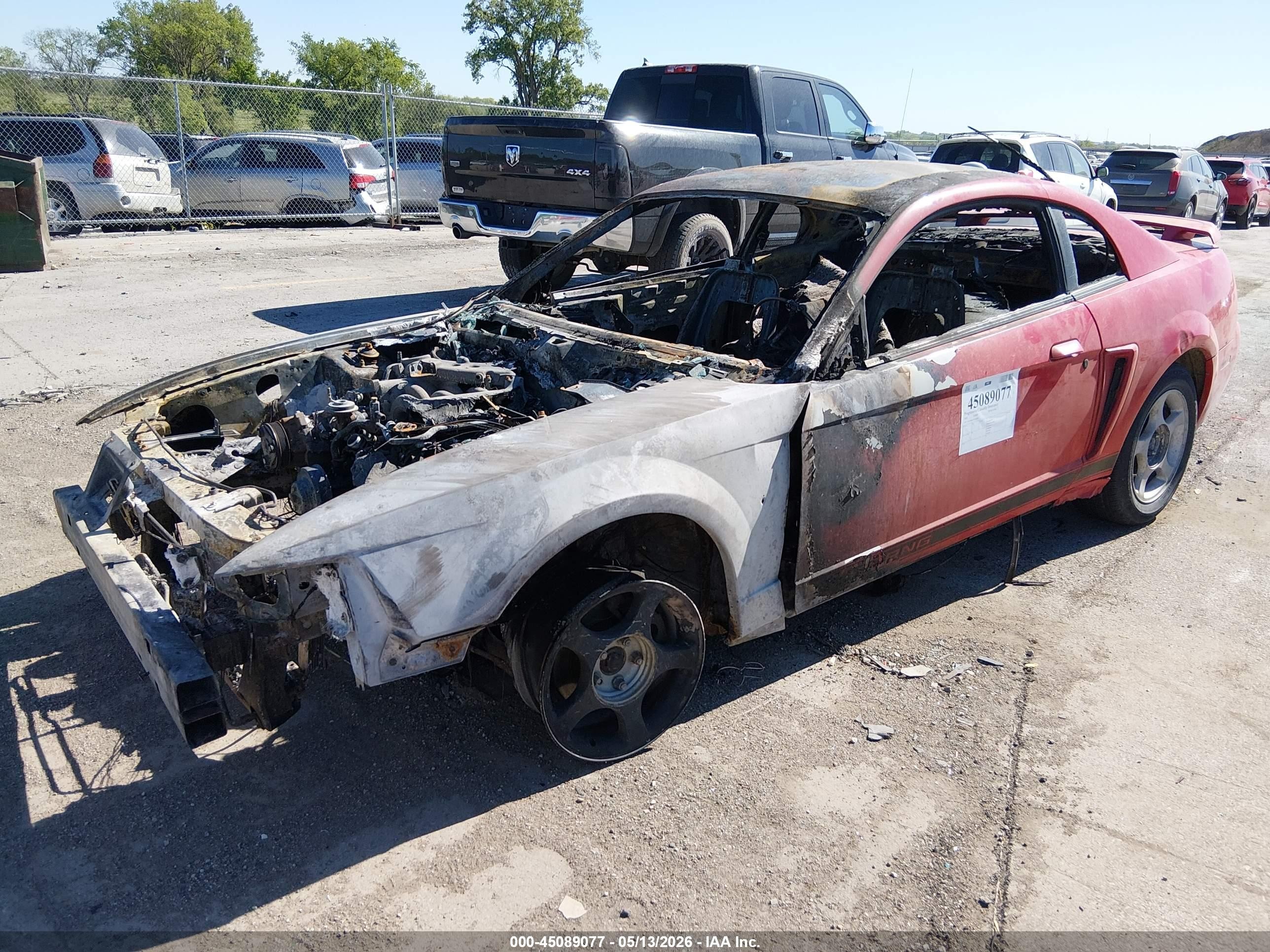2002 Ford Mustang   Red vin: 1FAFP40472F150273