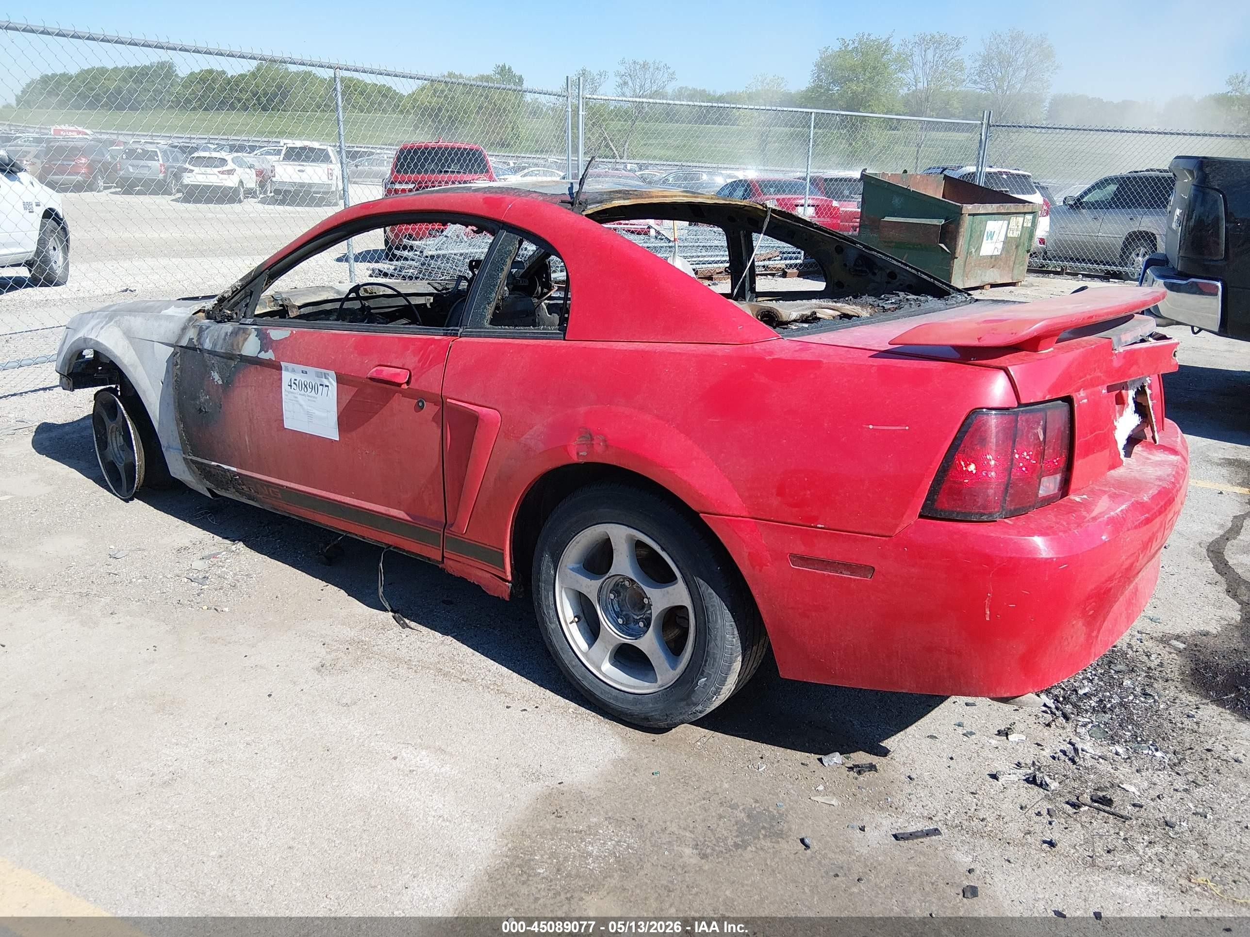 2002 Ford Mustang   Red vin: 1FAFP40472F150273