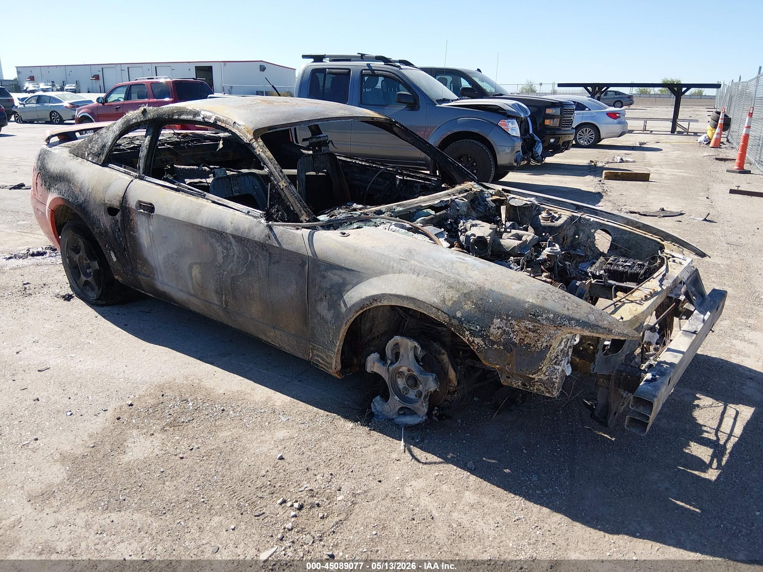 2002 Ford Mustang   Красный vin: 1FAFP40472F150273