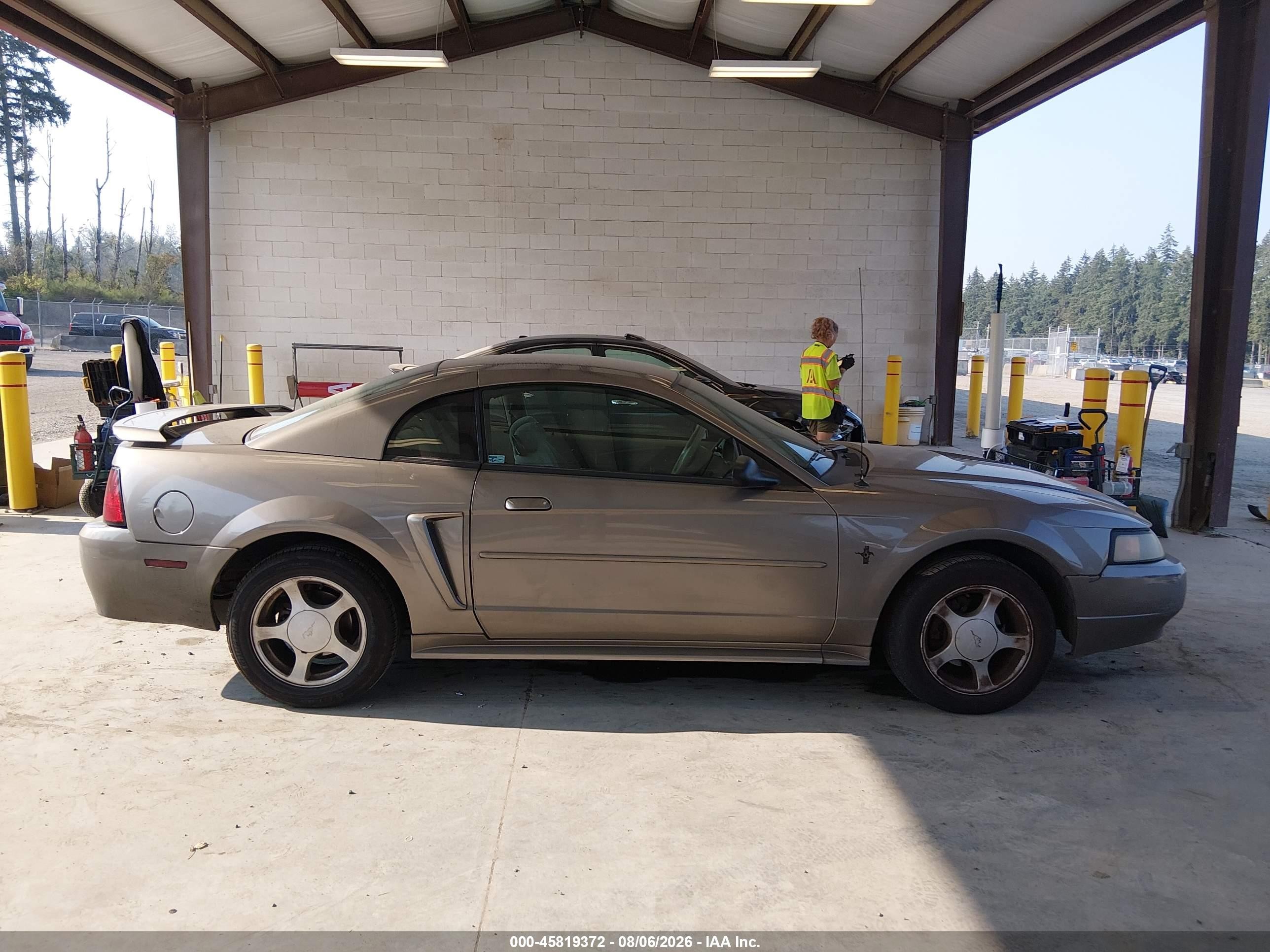 2002 Ford Mustang Deluxe/premium/standard Brown vin: 1FAFP40472F171432