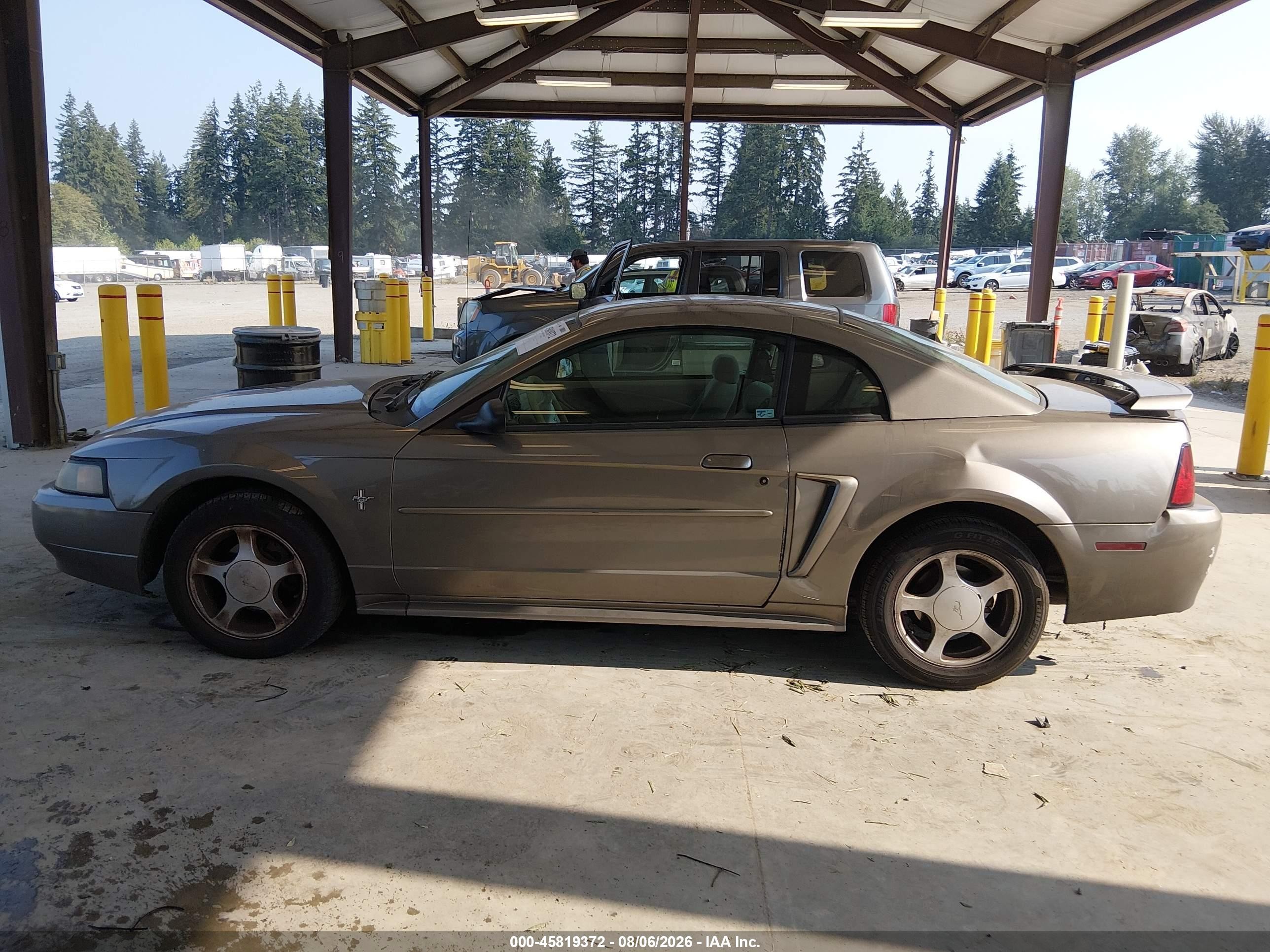 2002 Ford Mustang Deluxe/premium/standard Brown vin: 1FAFP40472F171432