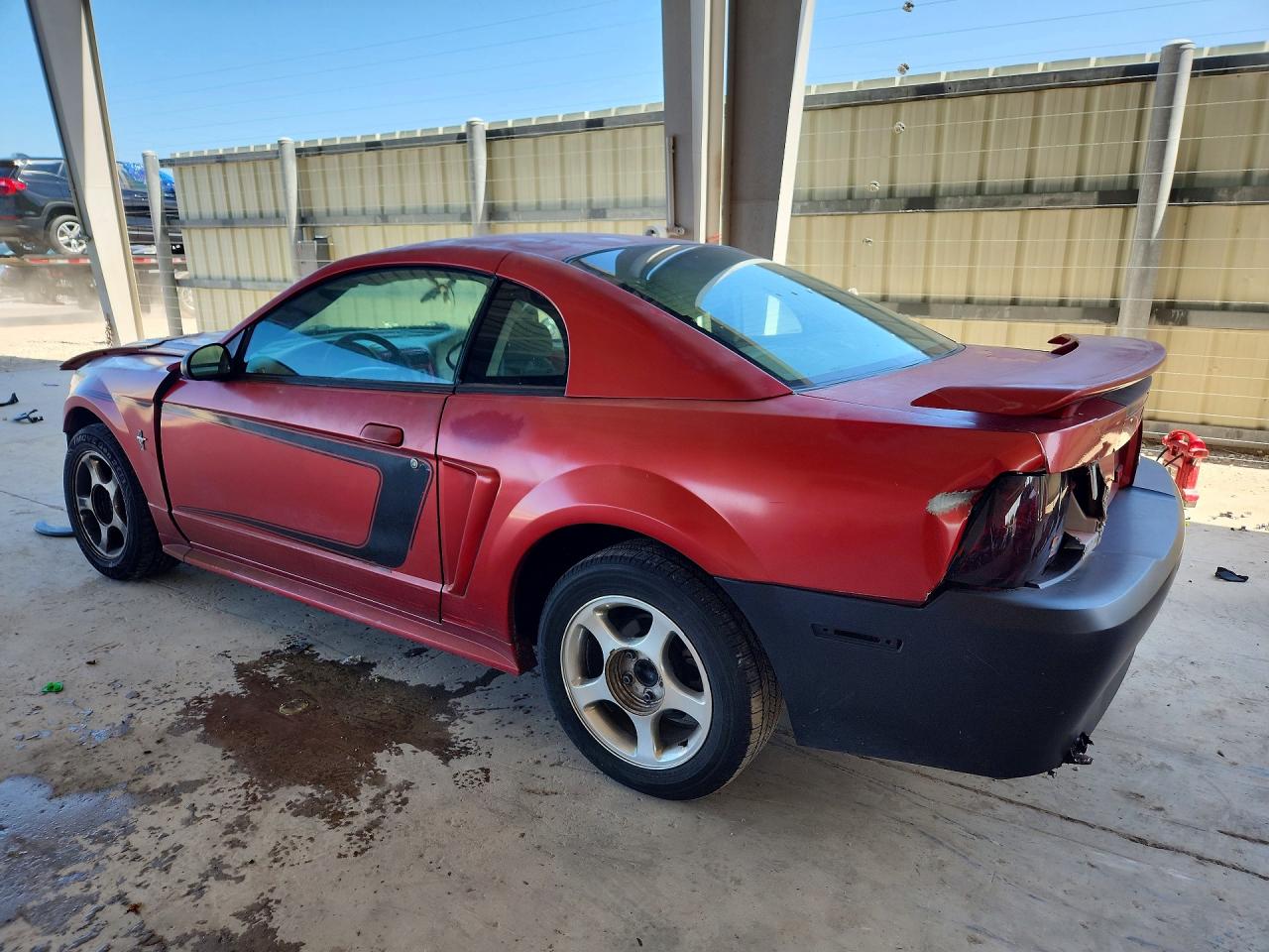 2003 Ford Mustang Red vin: 1FAFP40473F353617