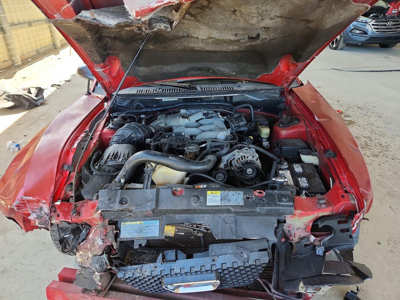 2003 Ford Mustang Red vin: 1FAFP40473F353617