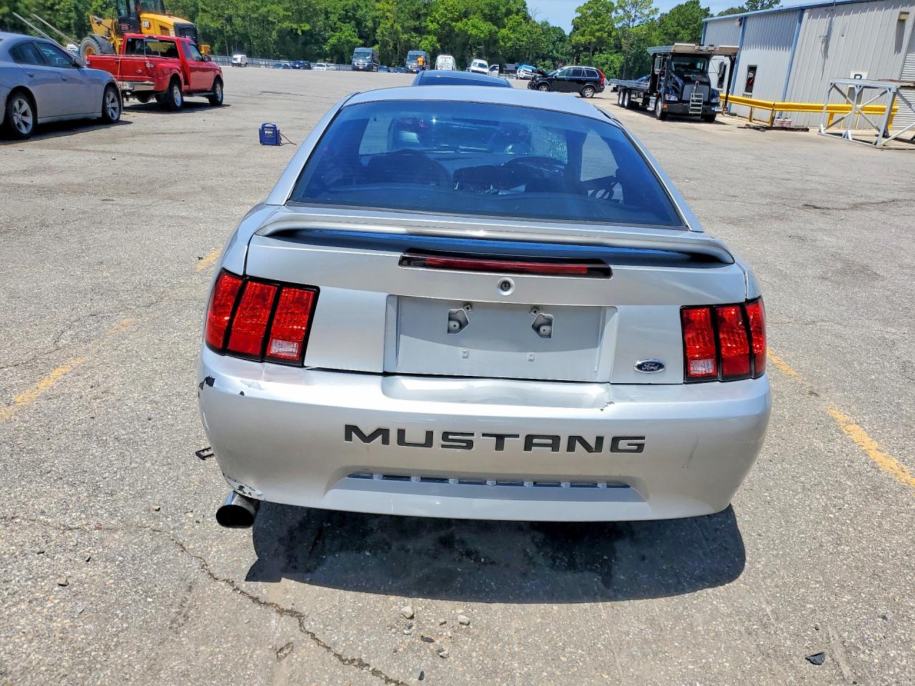 1999 Ford Mustang Silver vin: 1FAFP4047XF104515