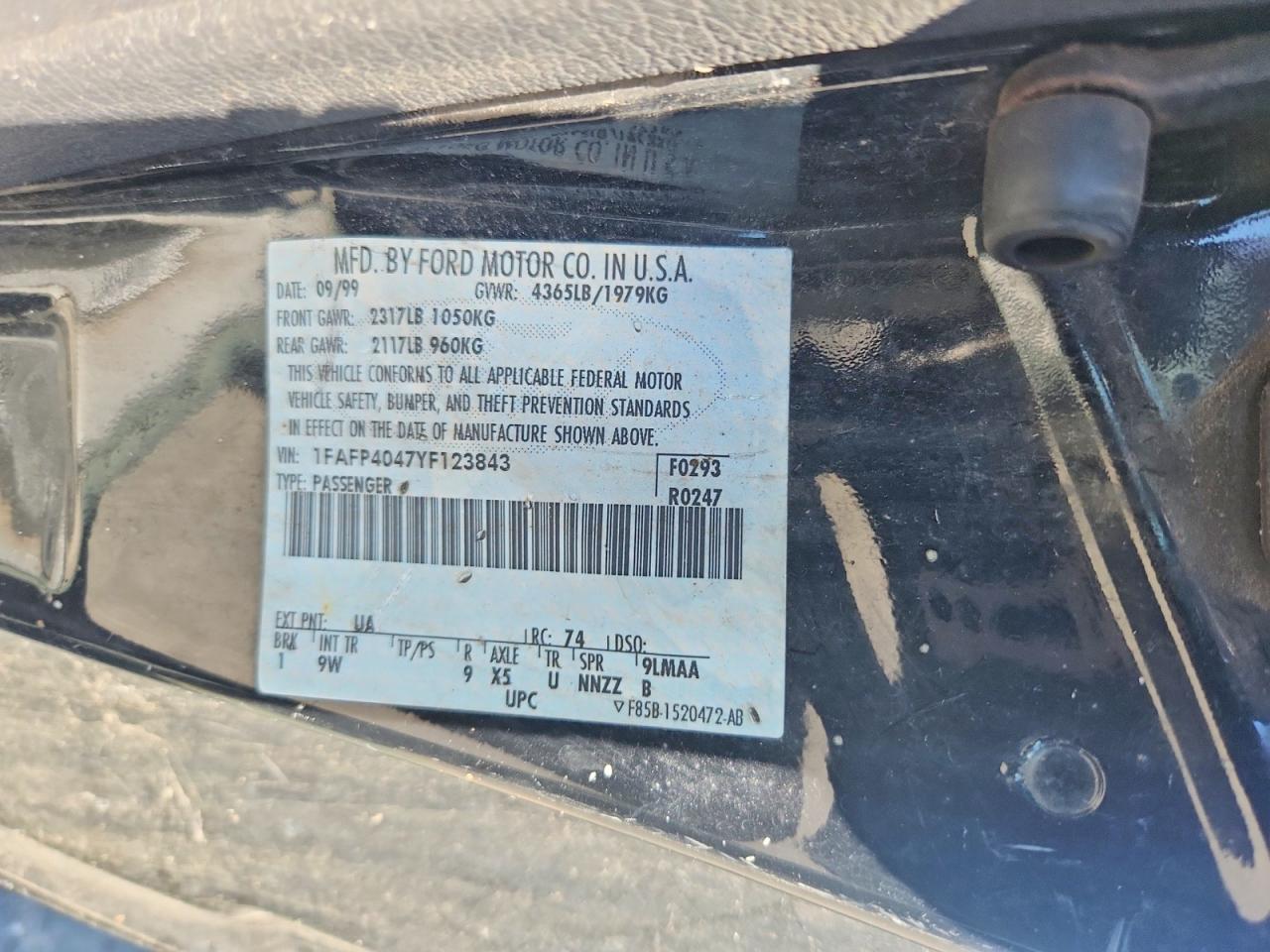 2000 Ford Mustang Black vin: 1FAFP4047YF123843