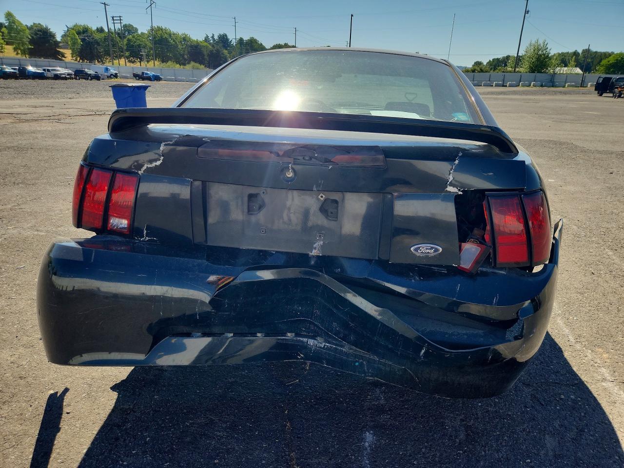 2000 Ford Mustang Black vin: 1FAFP4047YF123843