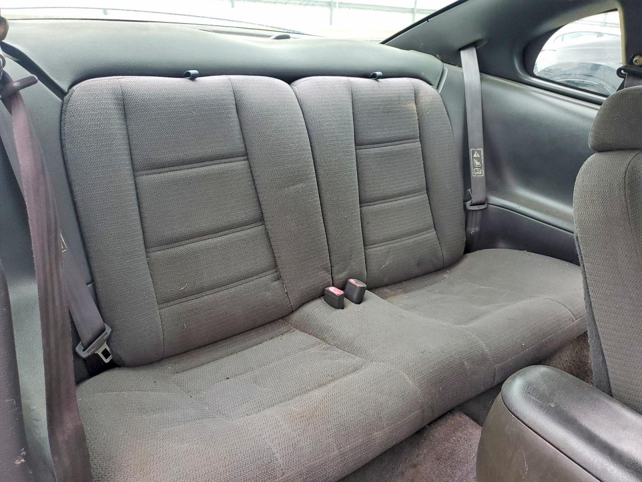 2000 Ford Mustang Silver vin: 1FAFP4047YF226325