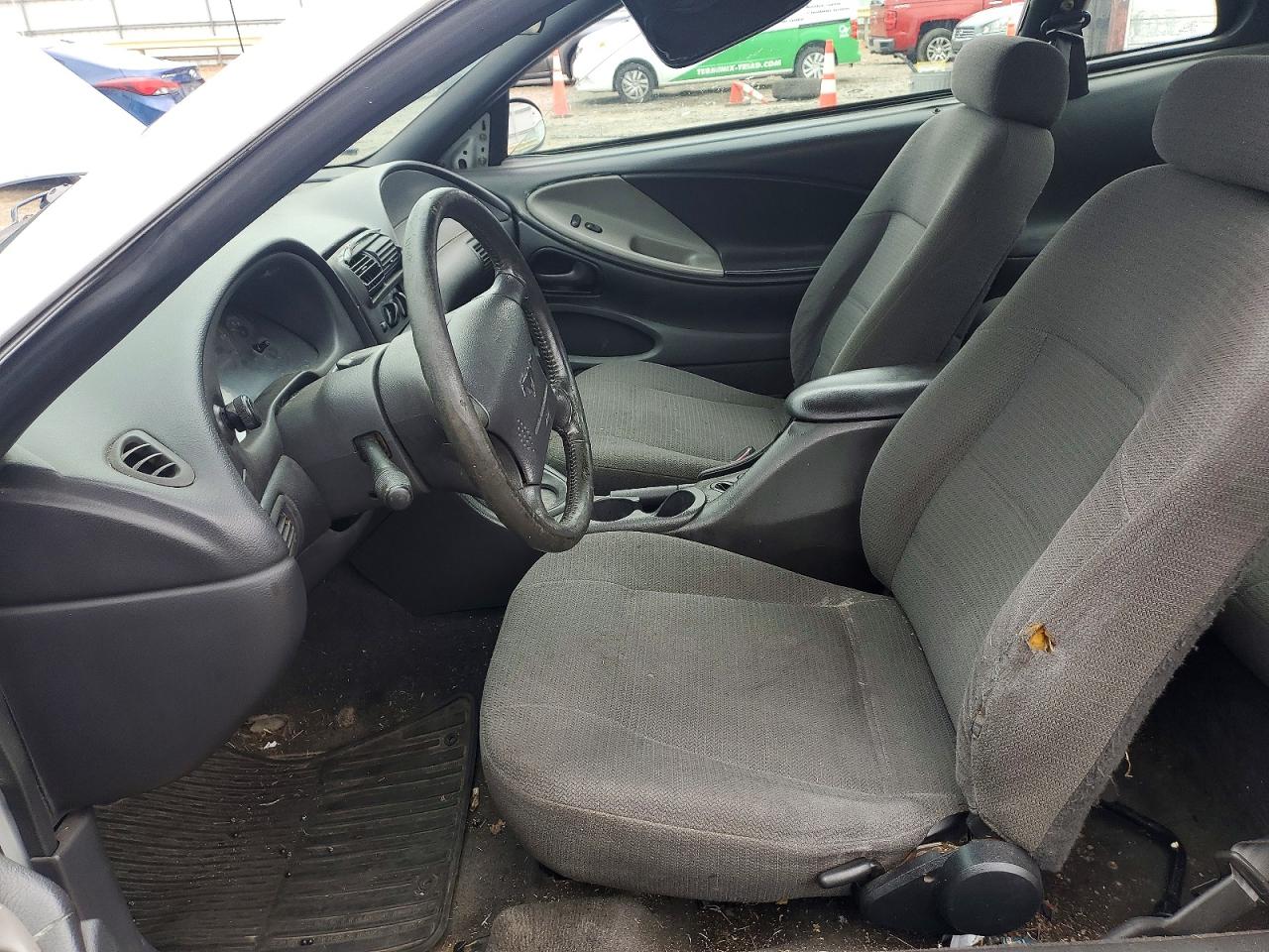 2000 Ford Mustang Silver vin: 1FAFP4047YF226325