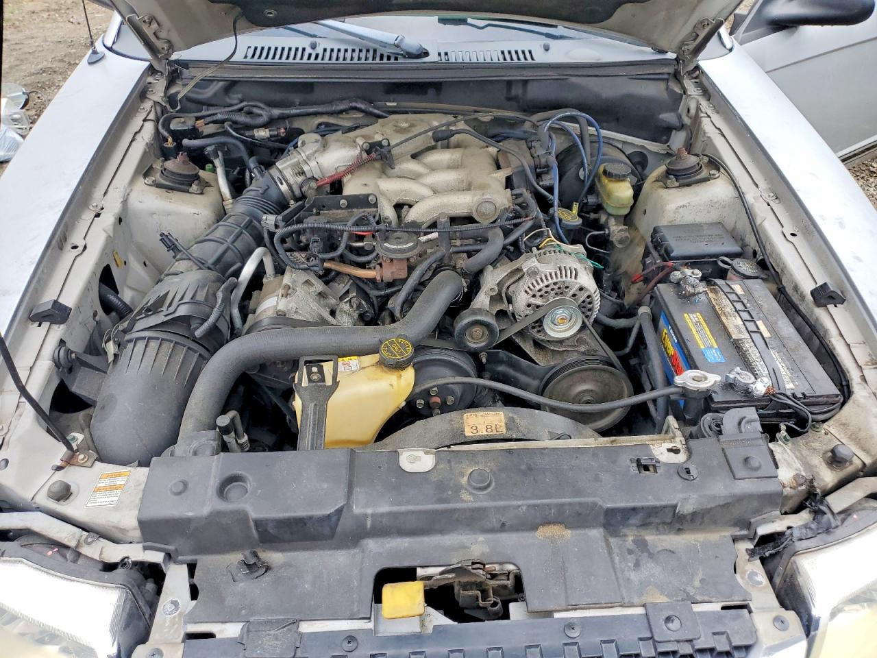 2000 Ford Mustang Silver vin: 1FAFP4047YF226325