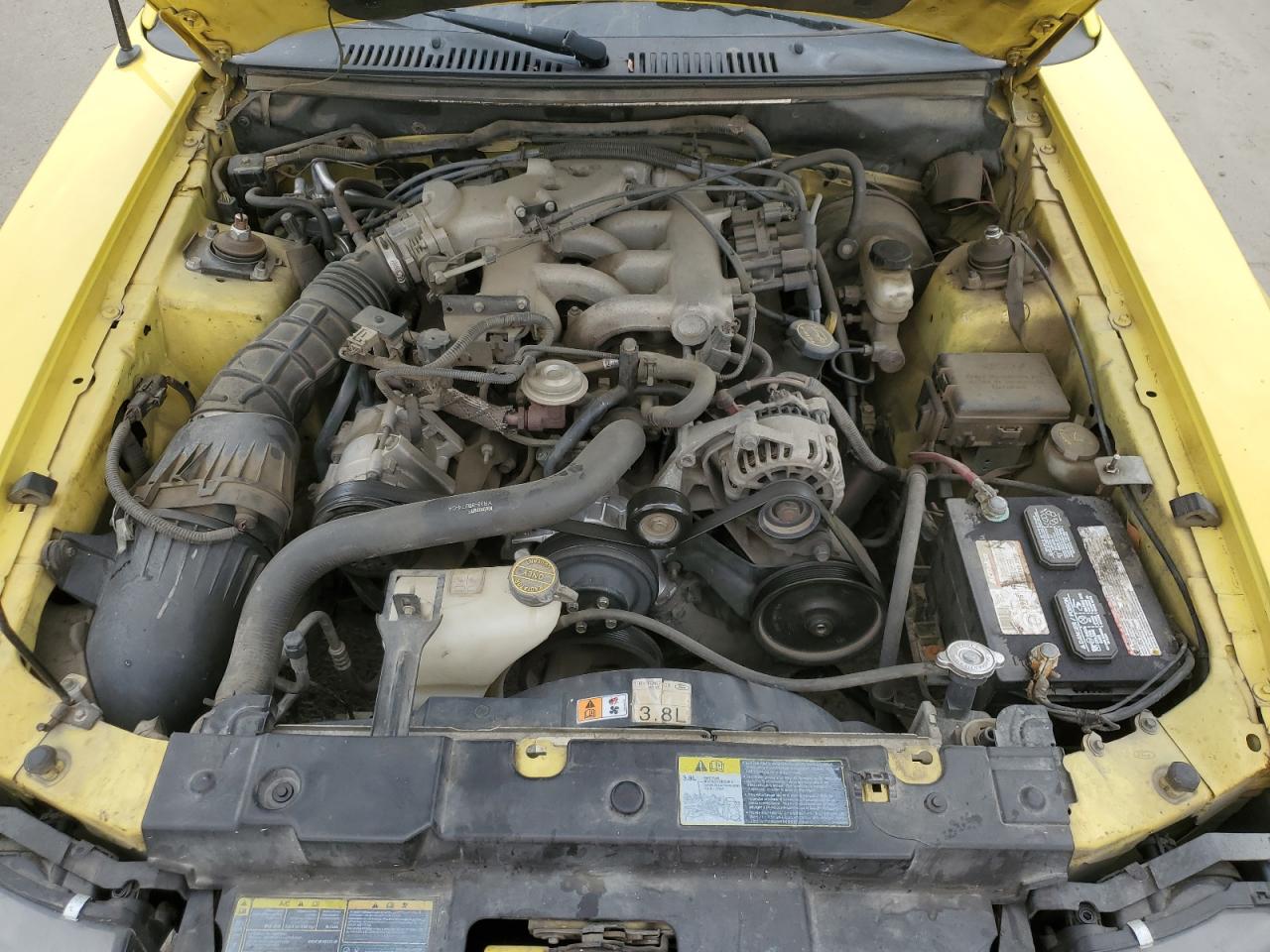 2001 Ford Mustang Желтый vin: 1FAFP40481F199139