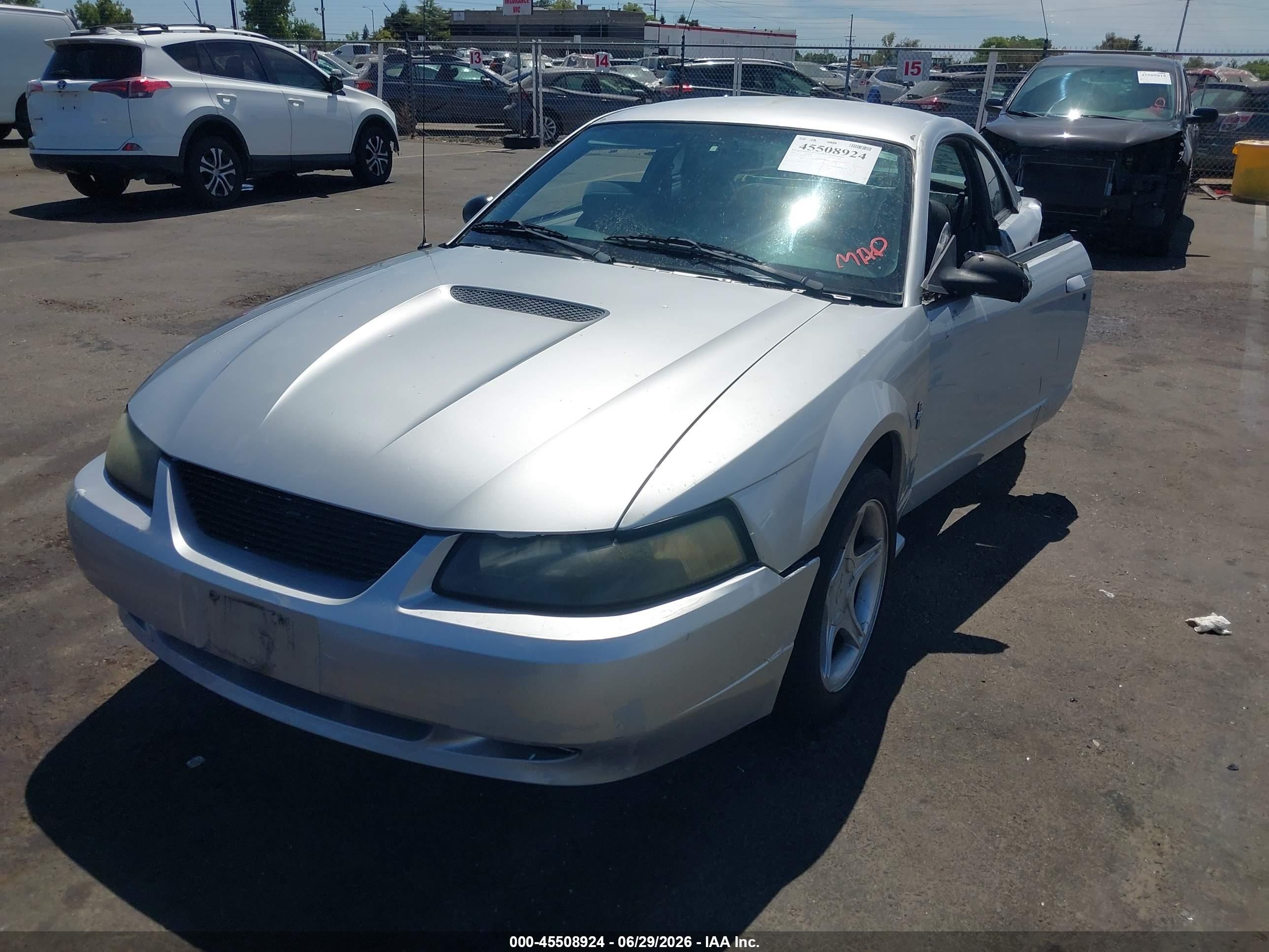 2002 Ford Mustang Deluxe/premium/standard Silver vin: 1FAFP40482F150511