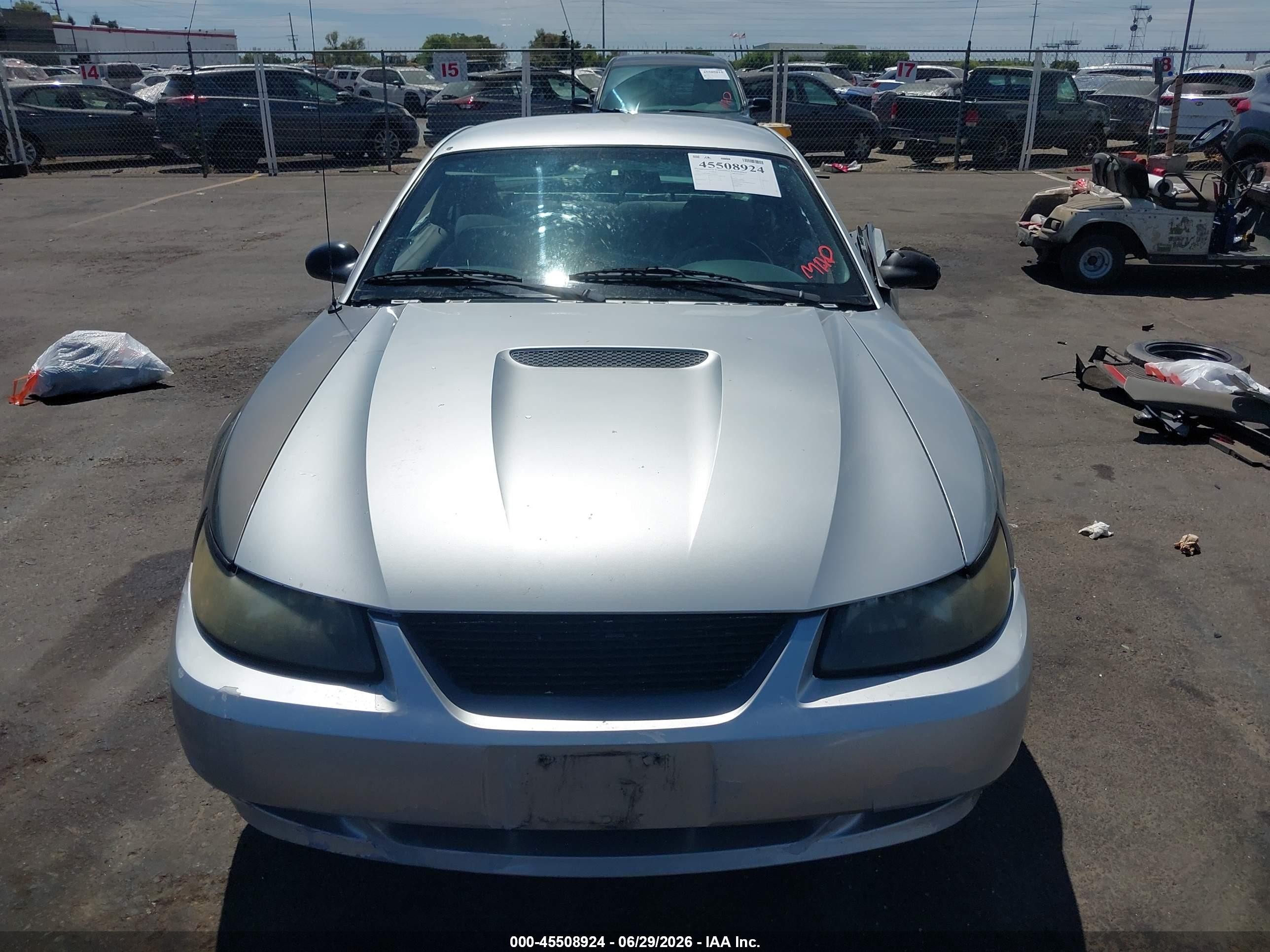 2002 Ford Mustang Deluxe/premium/standard Silver vin: 1FAFP40482F150511