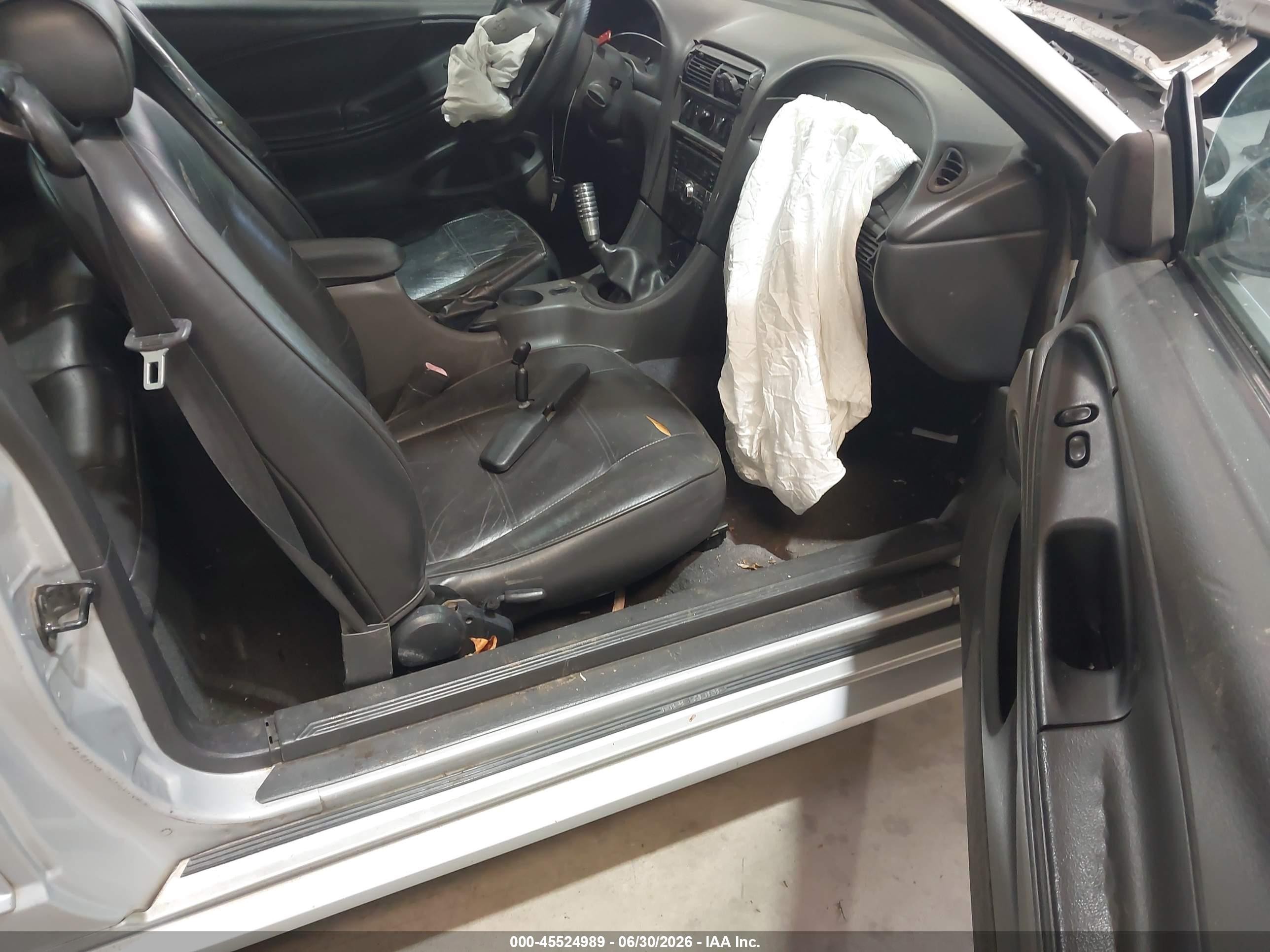 2002 Ford Mustang Deluxe/premium/standard Серебряный vin: 1FAFP40482F169849
