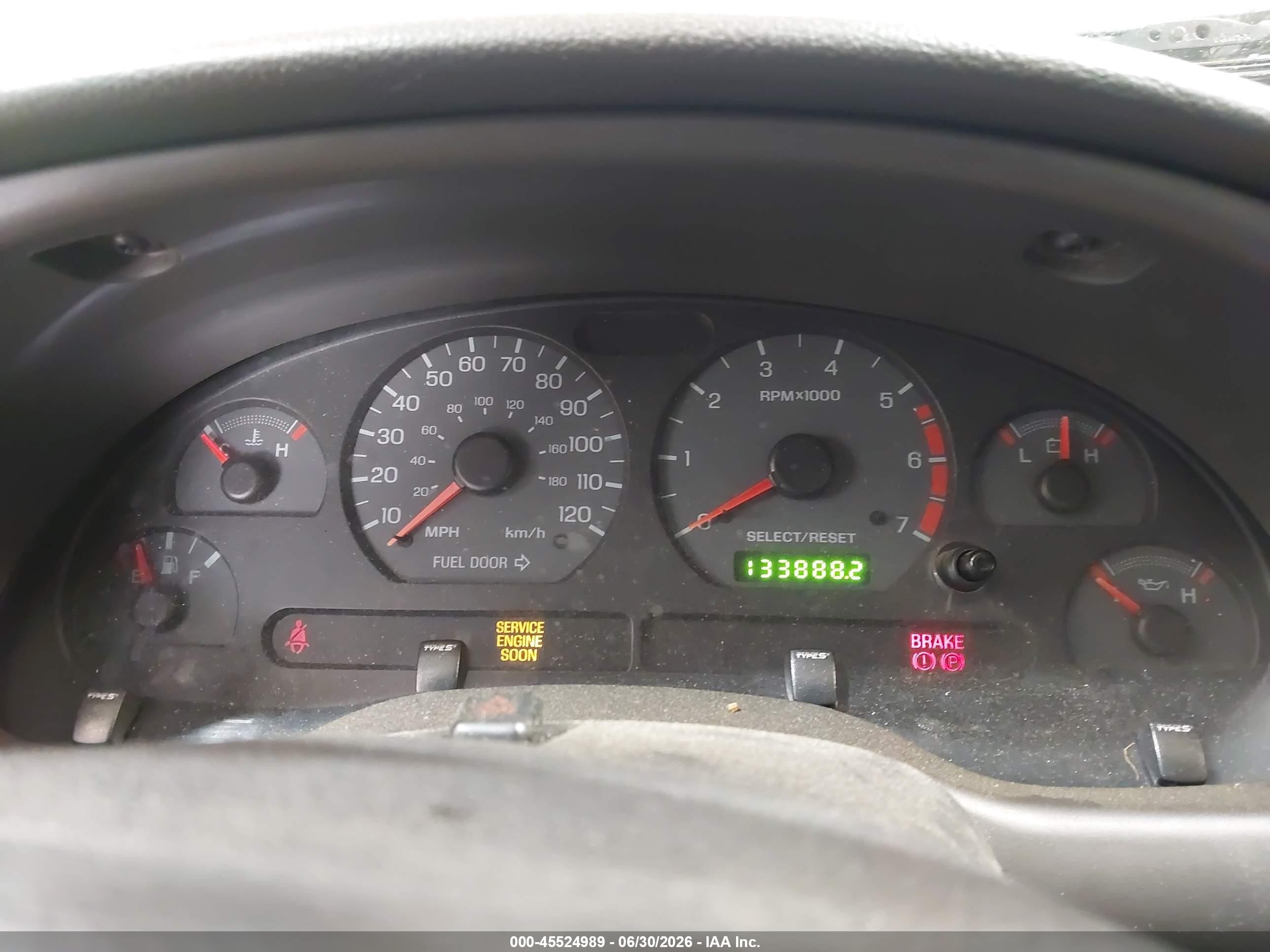 2002 Ford Mustang Deluxe/premium/standard Серебряный vin: 1FAFP40482F169849