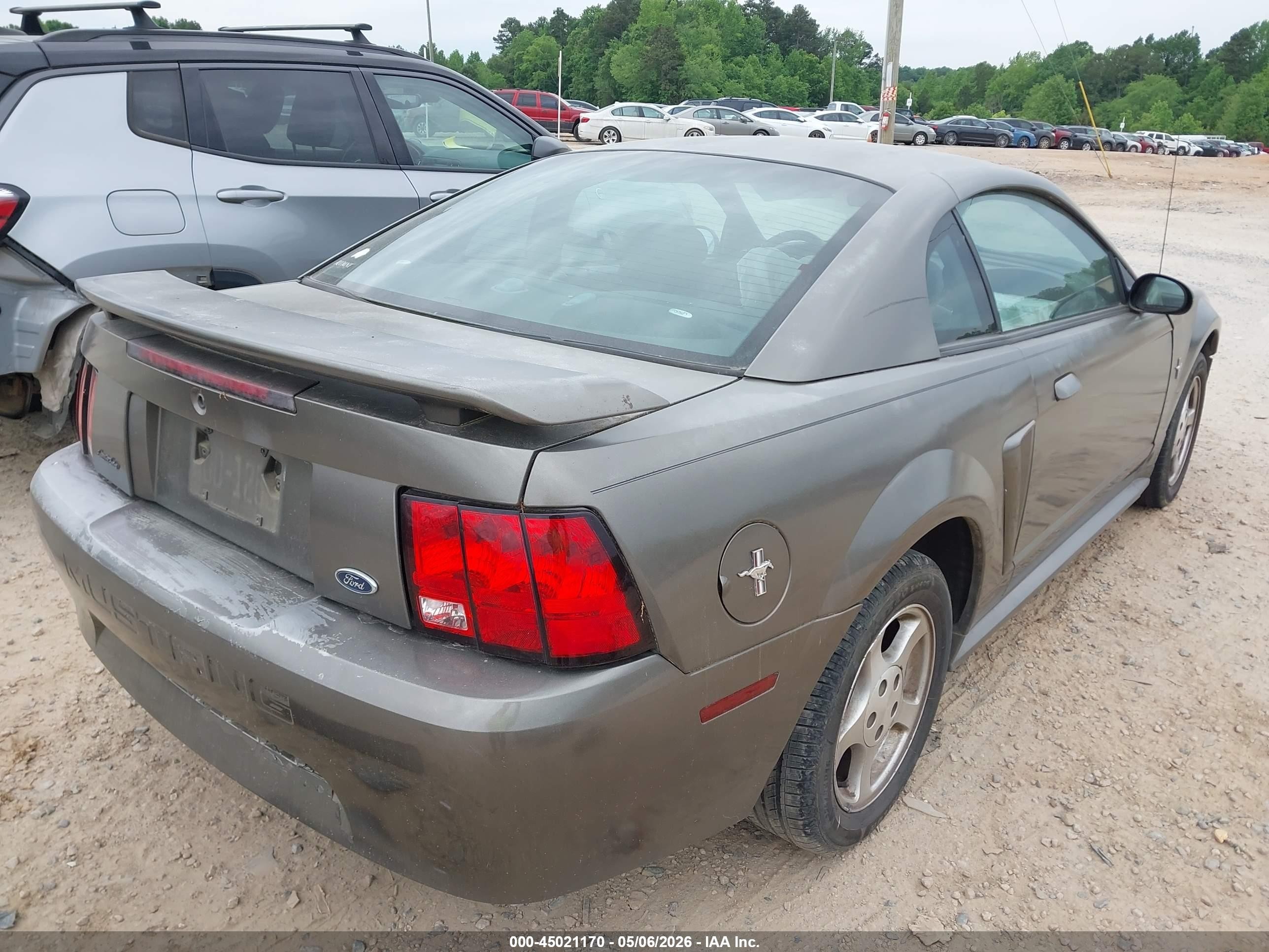 2002 Ford Mustang   Gray vin: 1FAFP40482F242749