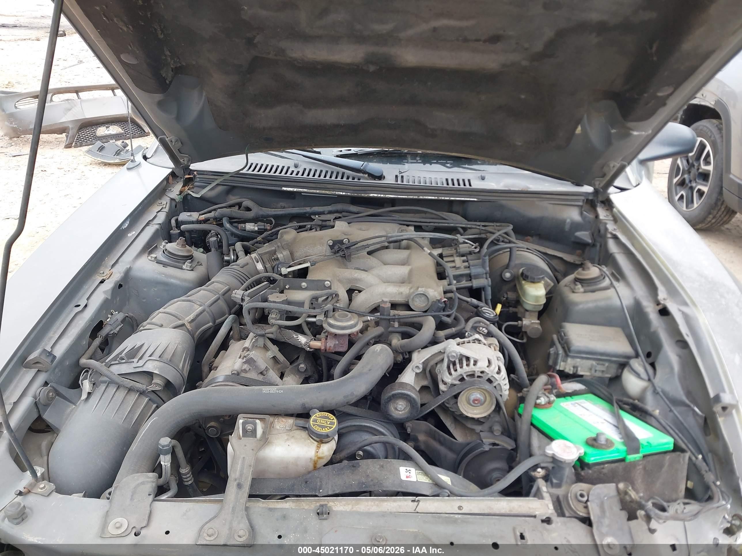 2002 Ford Mustang   Gray vin: 1FAFP40482F242749