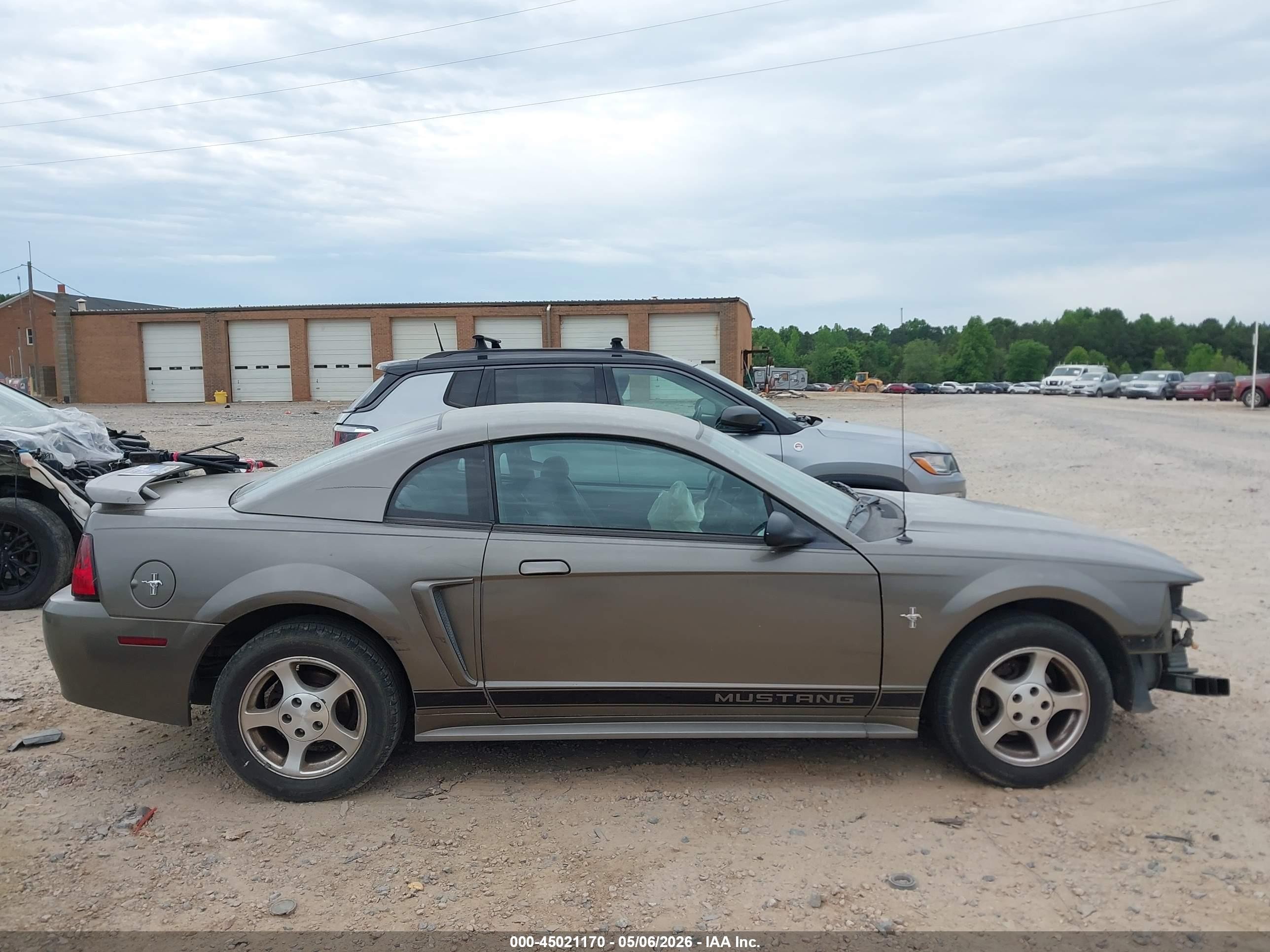 2002 Ford Mustang   Gray vin: 1FAFP40482F242749