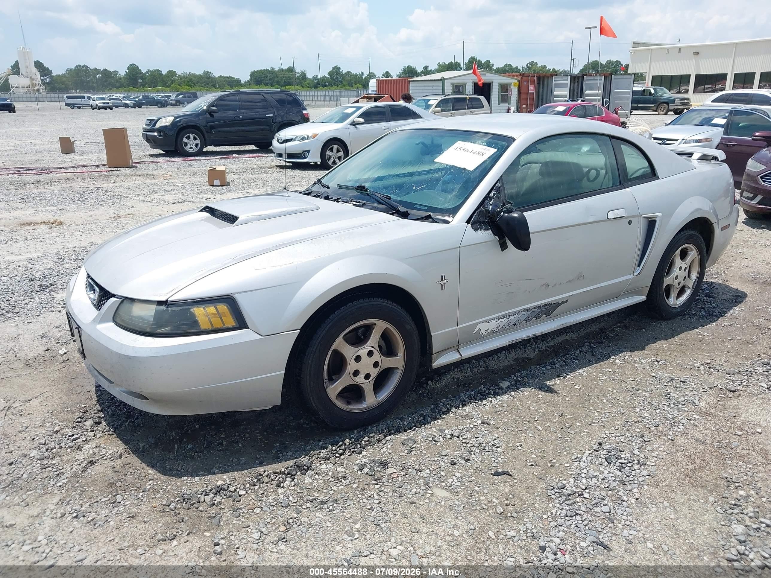2003 Ford Mustang   Silver vin: 1FAFP40483F306175