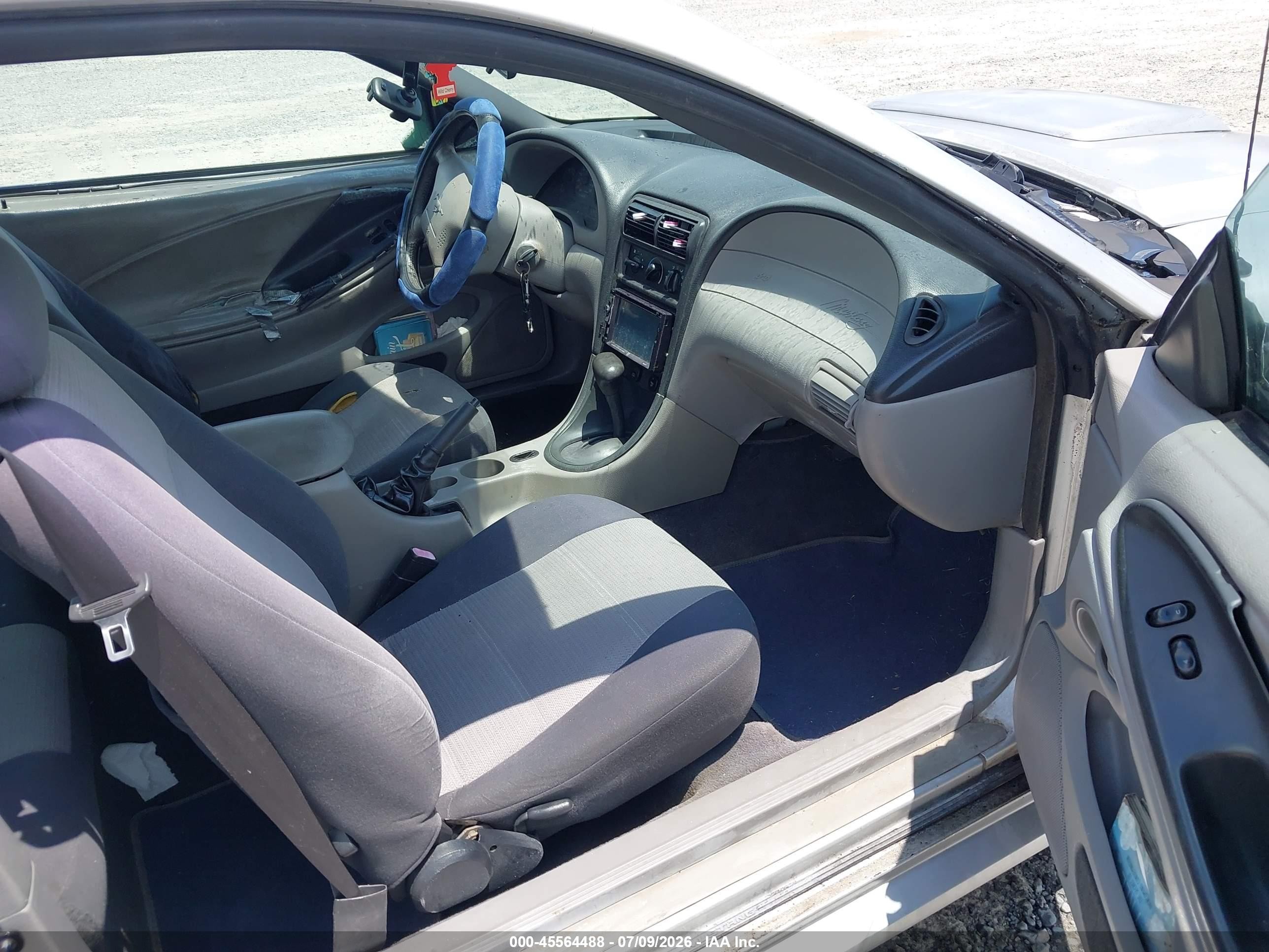 2003 Ford Mustang   Silver vin: 1FAFP40483F306175