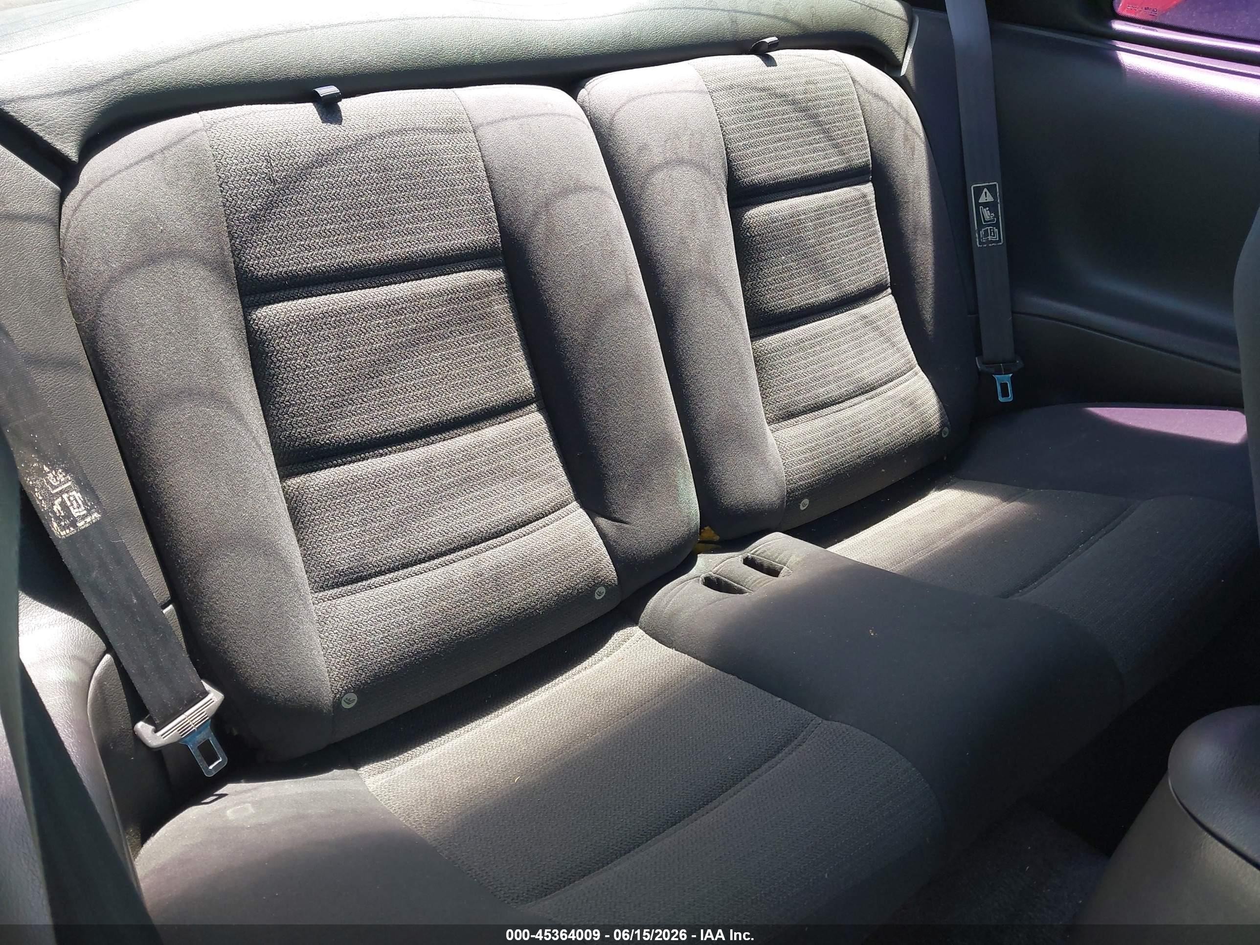 2003 Ford Mustang   Белый vin: 1FAFP40483F308363