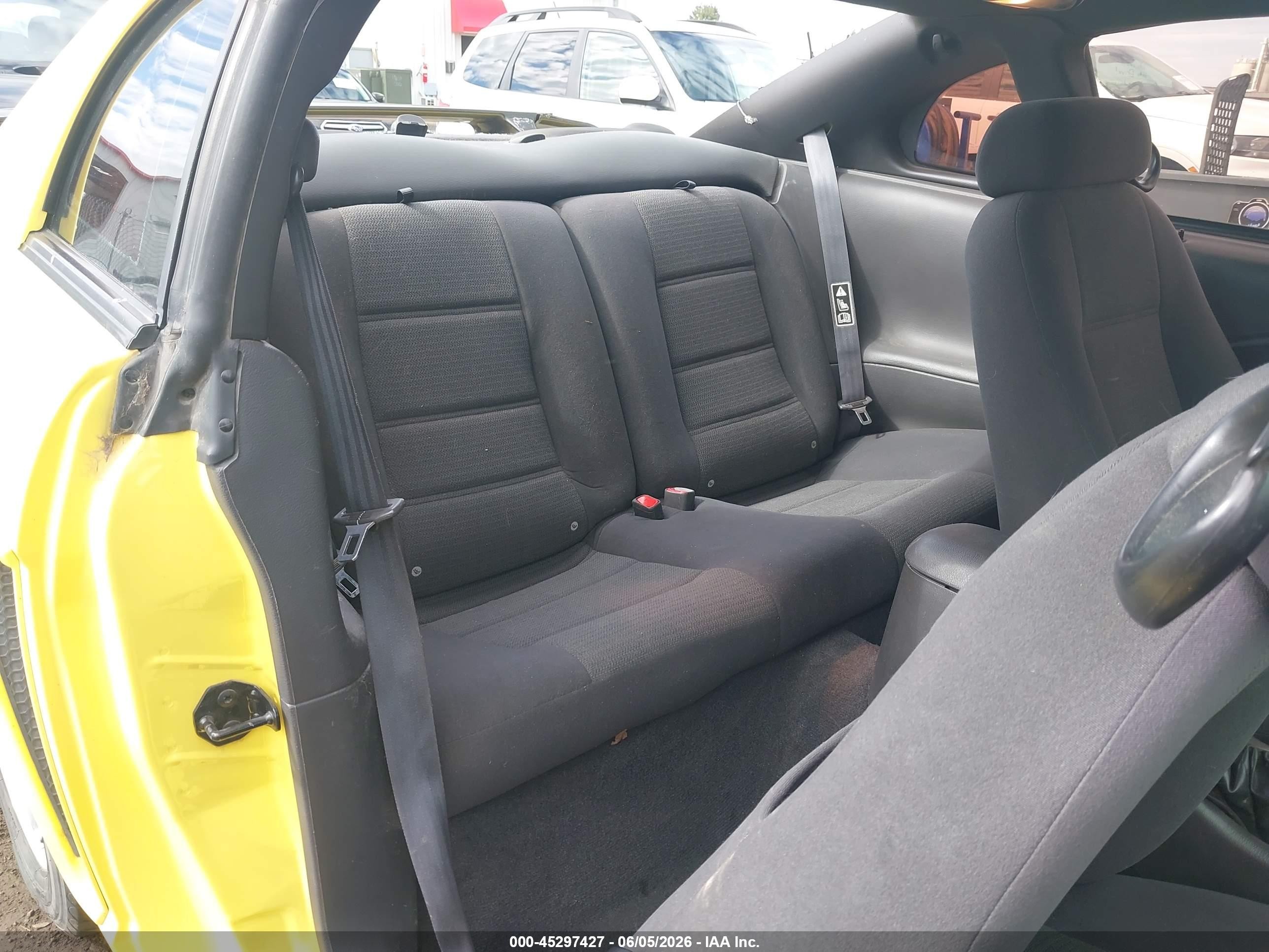 2003 Ford Mustang   Yellow vin: 1FAFP40483F324885
