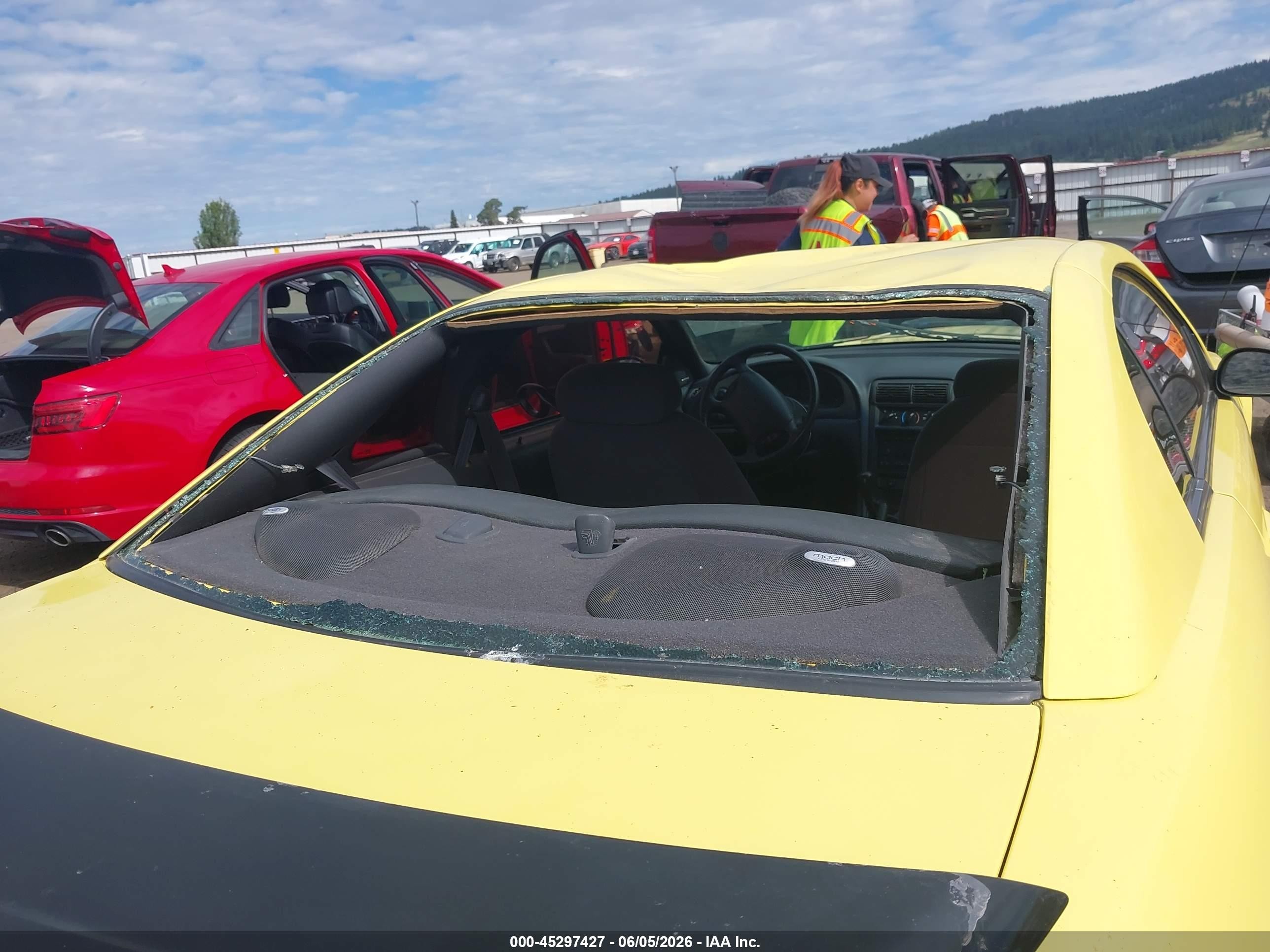2003 Ford Mustang   Yellow vin: 1FAFP40483F324885