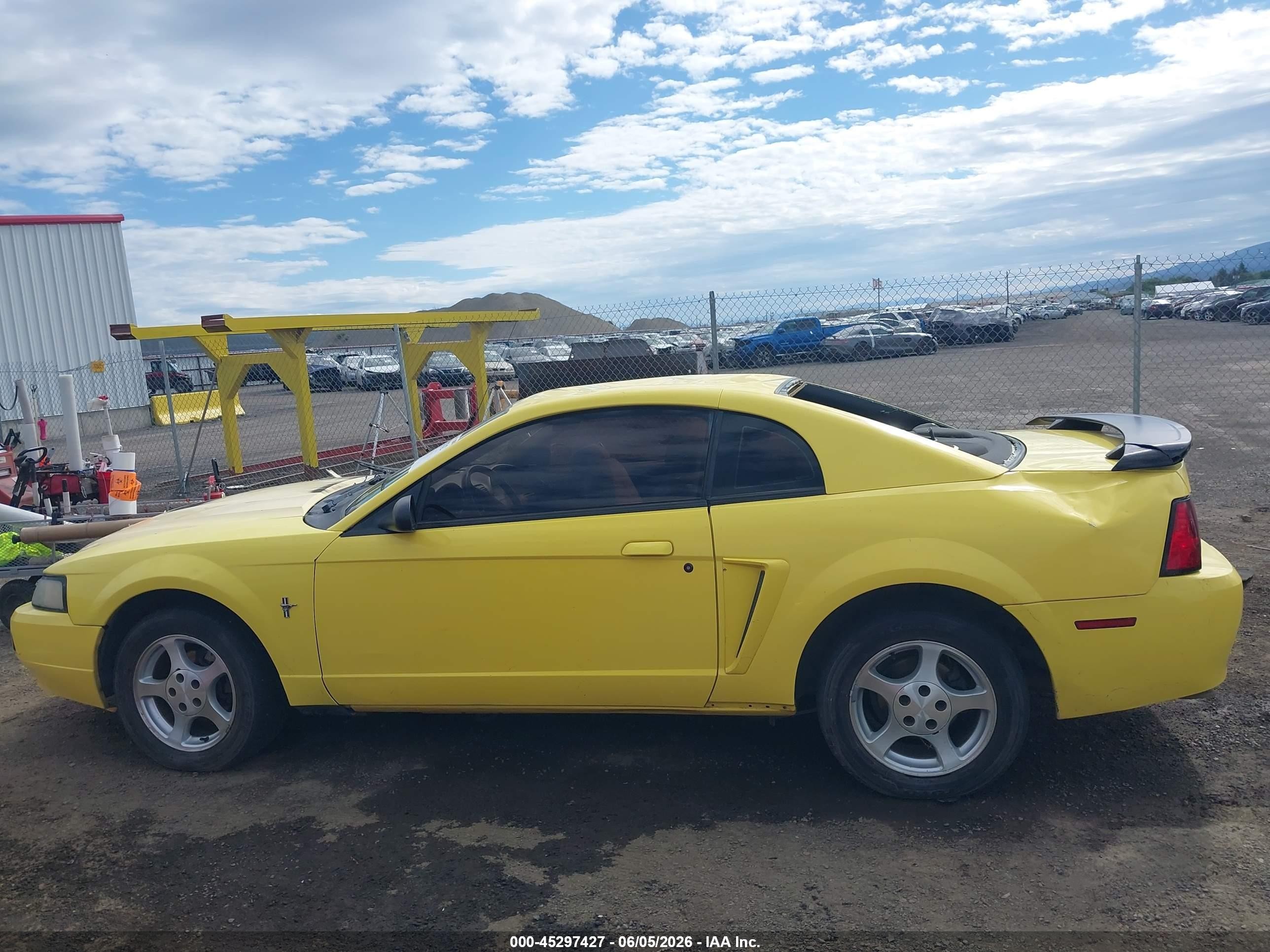 2003 Ford Mustang   Yellow vin: 1FAFP40483F324885