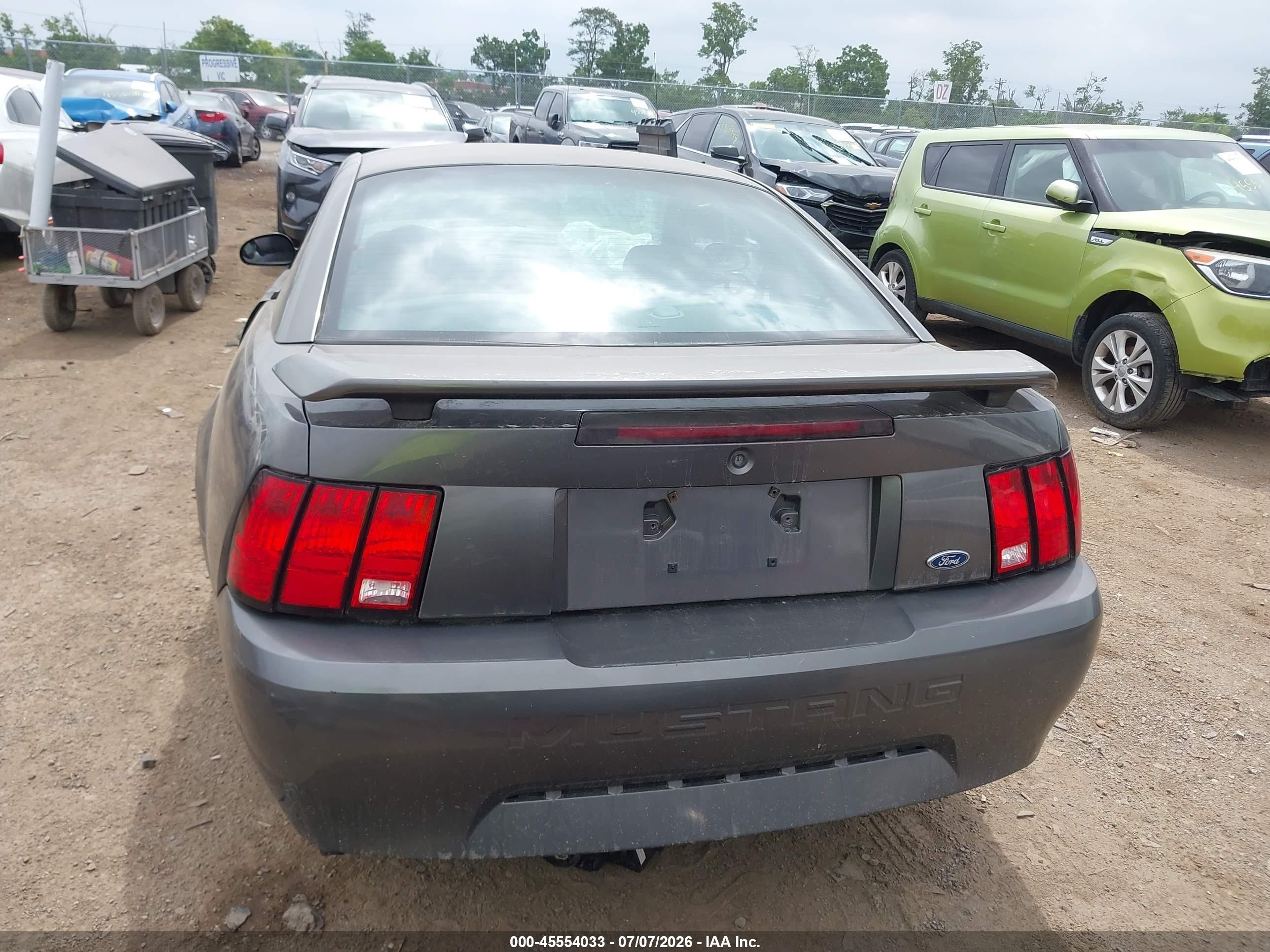 2003 Ford Mustang   Gray vin: 1FAFP40483F349415
