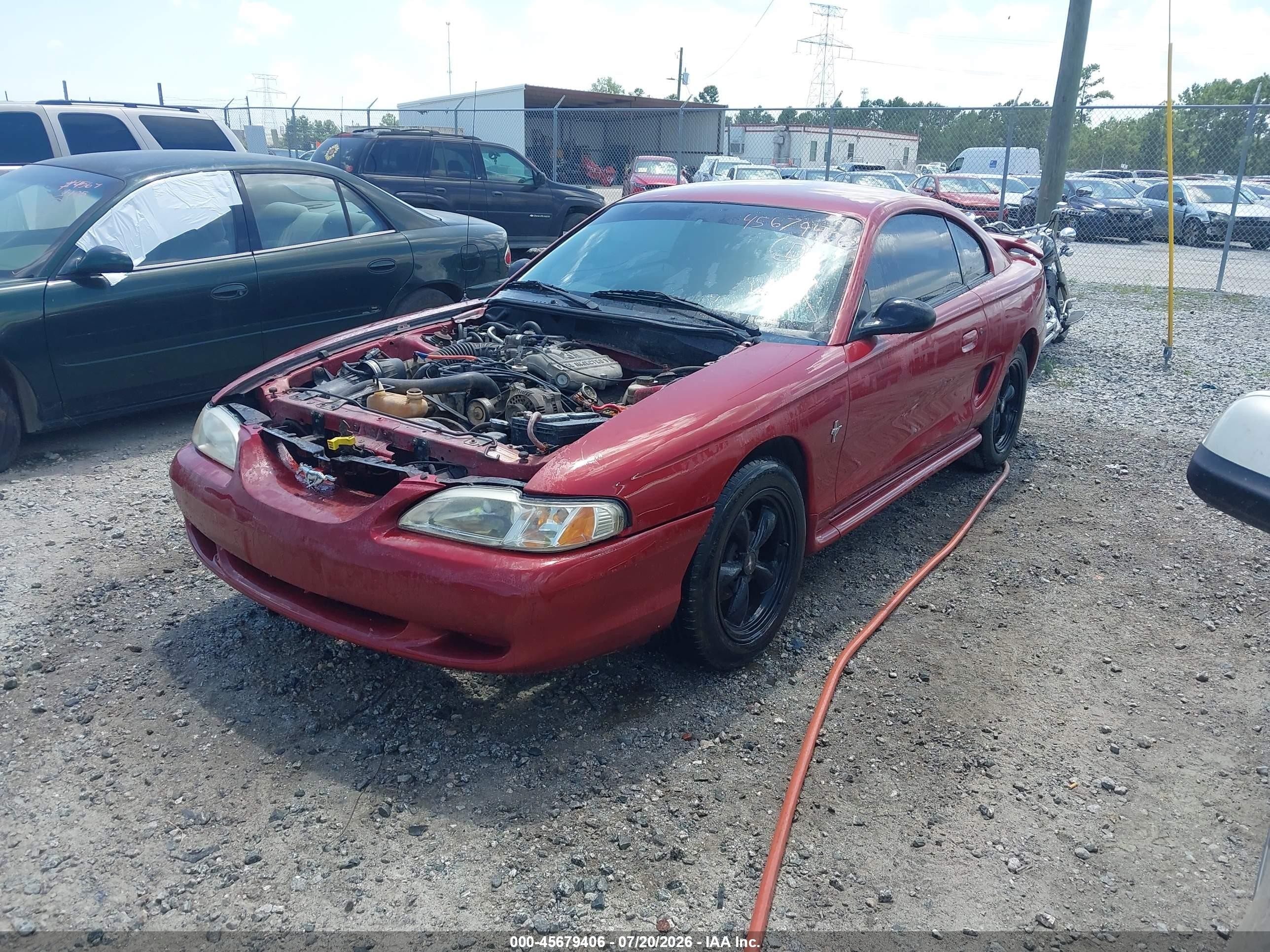 1998 Ford Mustang   Red vin: 1FAFP4048WF121127