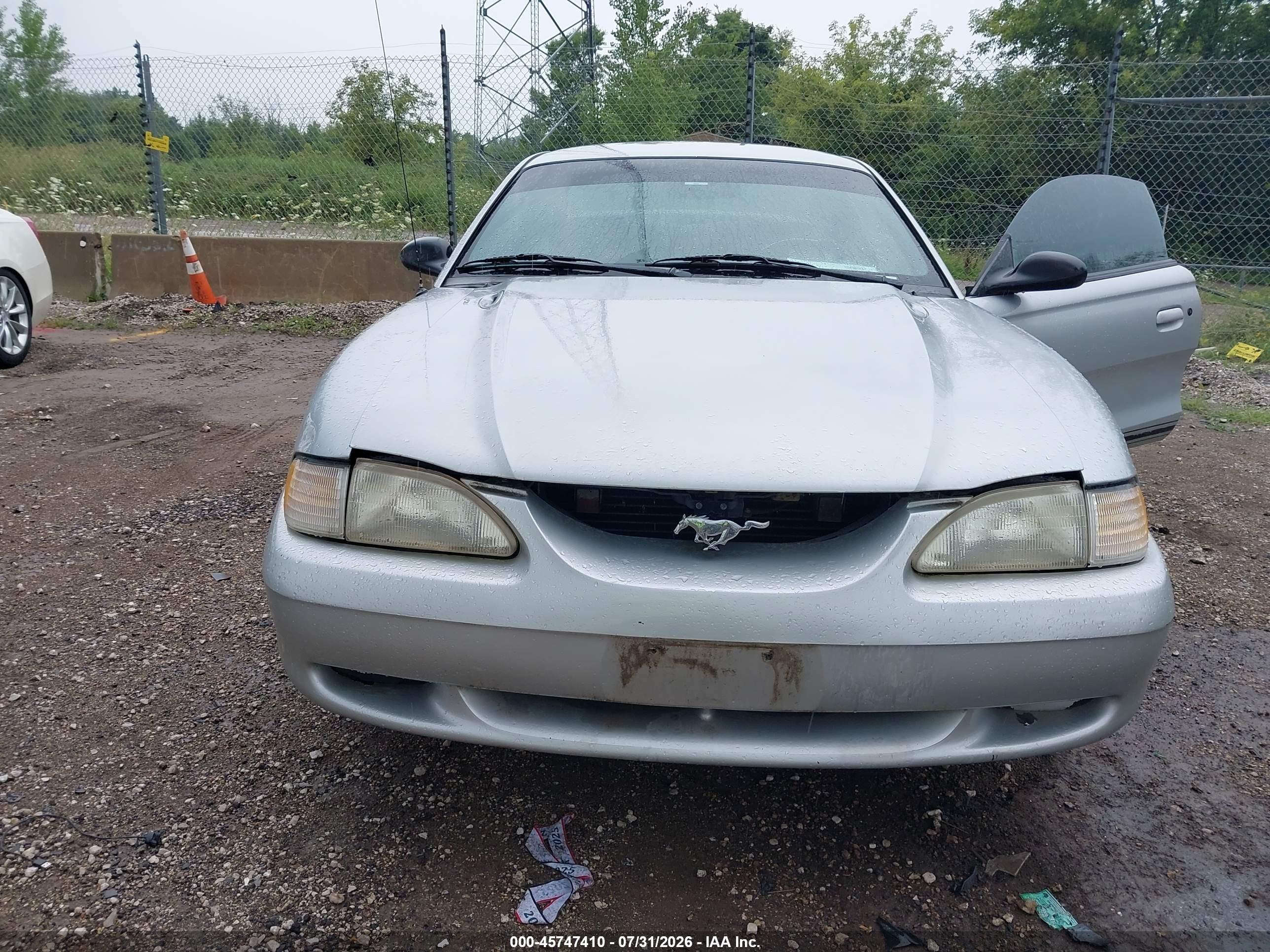 1998 Ford Mustang   Silver vin: 1FAFP4048WF266233