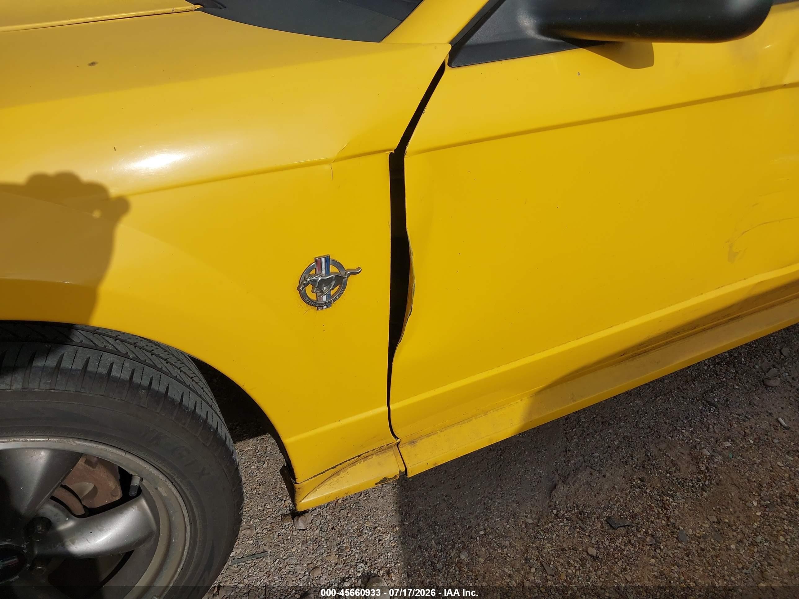 1999 Ford Mustang   Желтый vin: 1FAFP4048XF183211