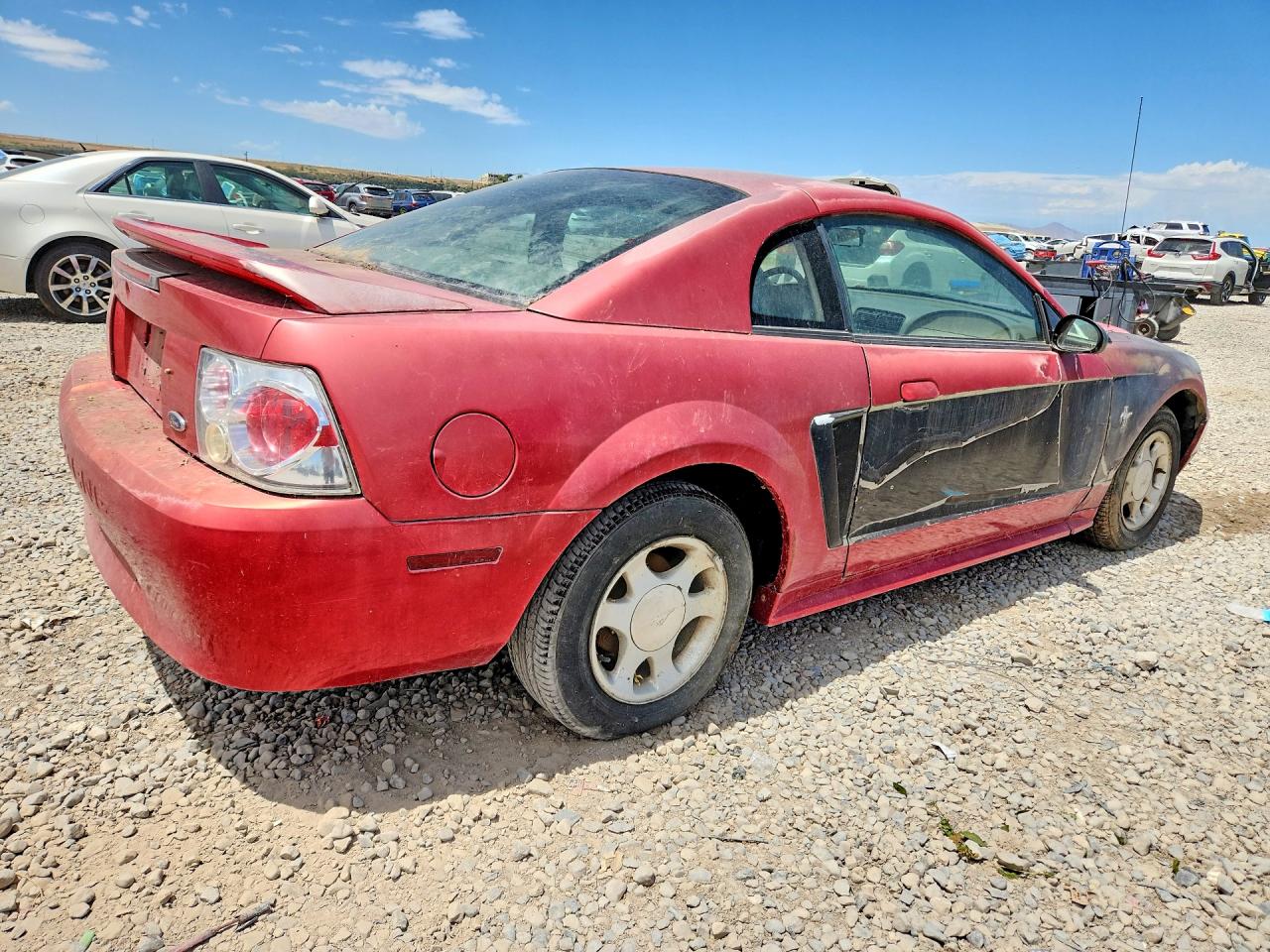 2000 Ford Mustang Red vin: 1FAFP4048YF104640