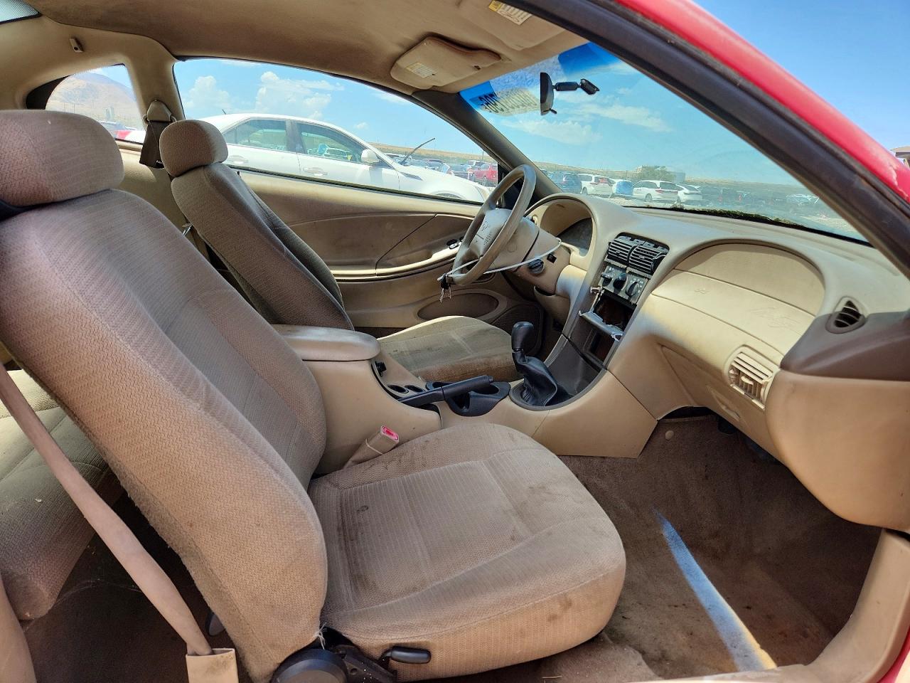2000 Ford Mustang Red vin: 1FAFP4048YF104640