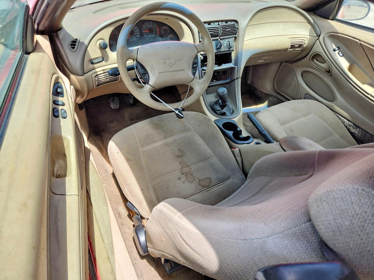 2000 Ford Mustang Red vin: 1FAFP4048YF104640