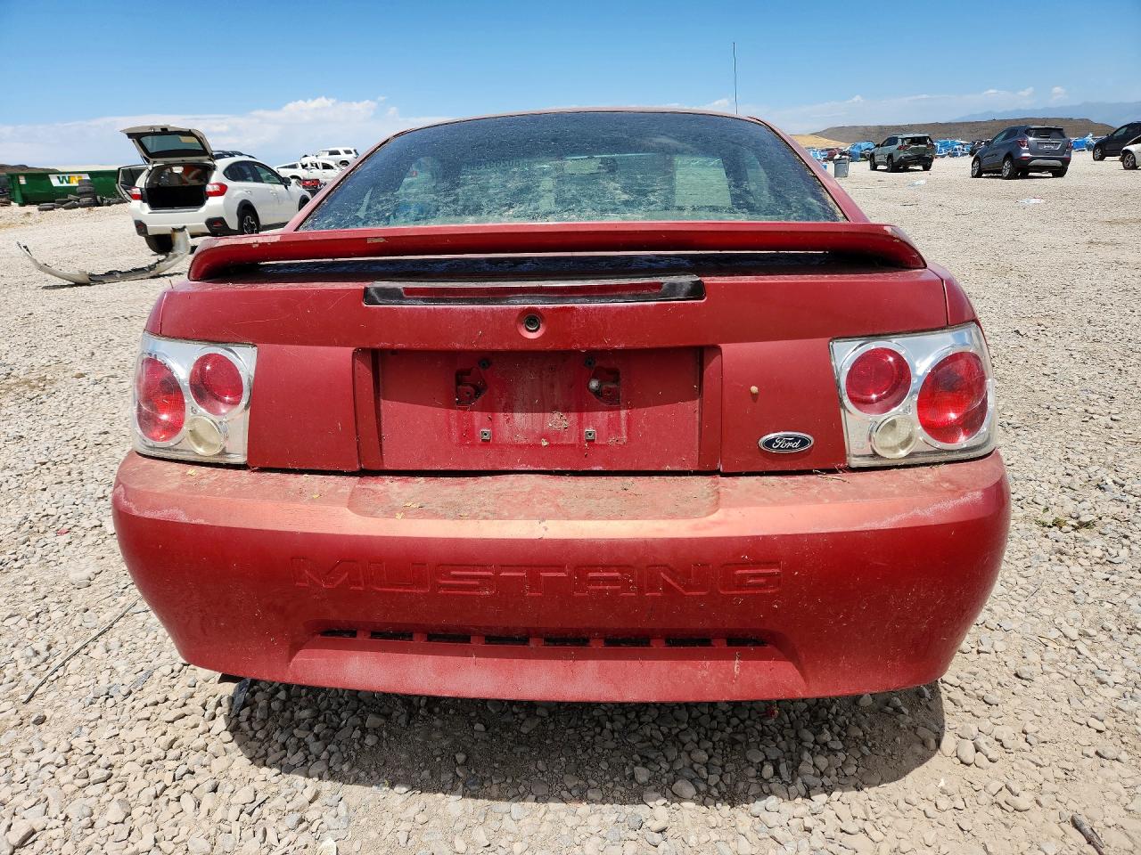 2000 Ford Mustang Red vin: 1FAFP4048YF104640