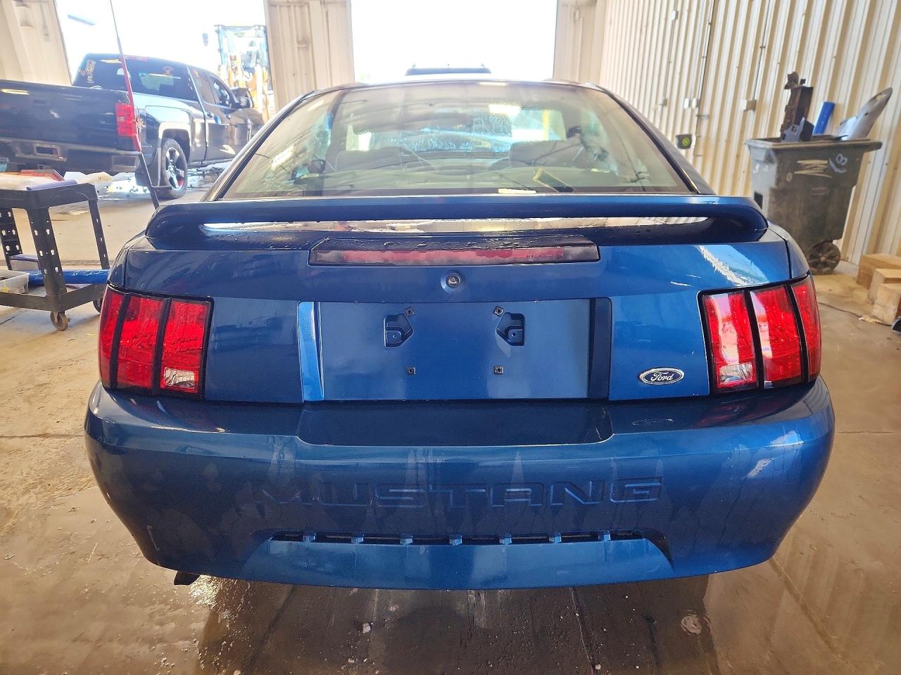 2000 Ford Mustang Blue vin: 1FAFP4048YF199569