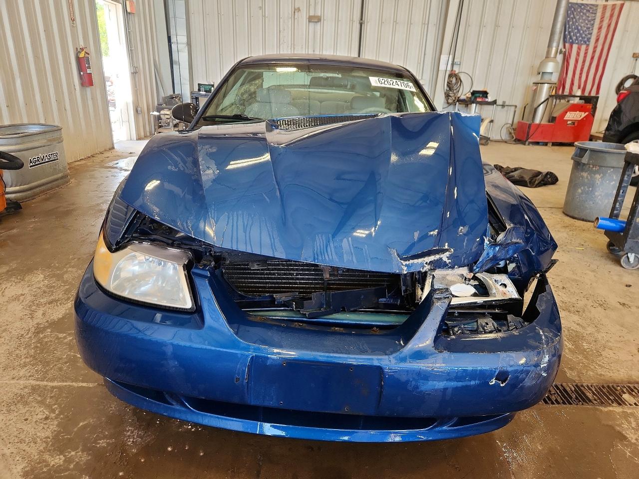 2000 Ford Mustang Blue vin: 1FAFP4048YF199569