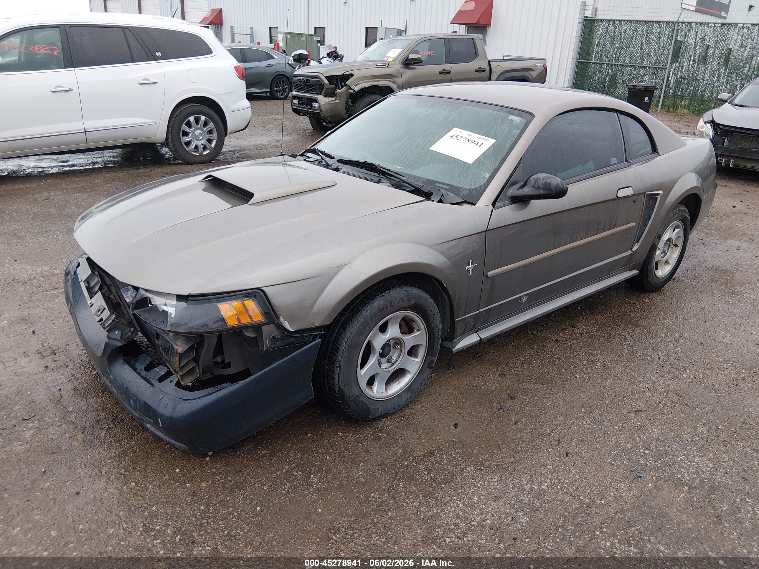 2001 Ford Mustang   Beige vin: 1FAFP40491F127334