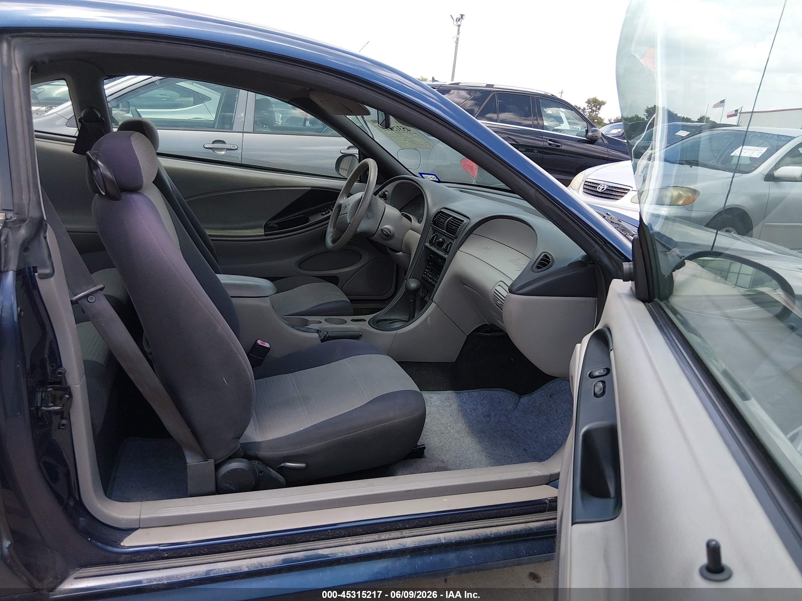 2001 Ford Mustang   Navy vin: 1FAFP40491F147406